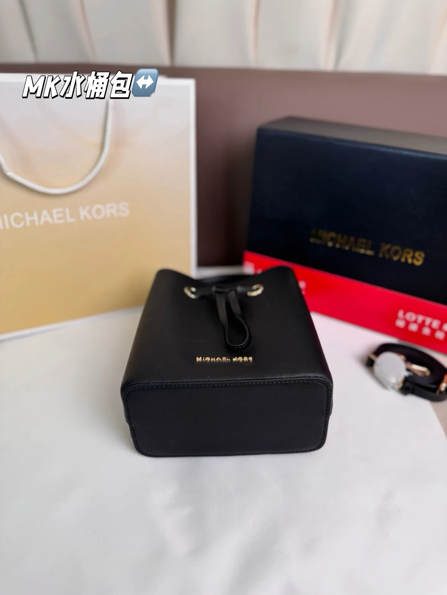 P135 配折叠盒子 mk水桶 时尚炸街 商务稳重 通通拿捏。一年四季都能打Mercer系列一直注重通勤实用!尺寸 17*19