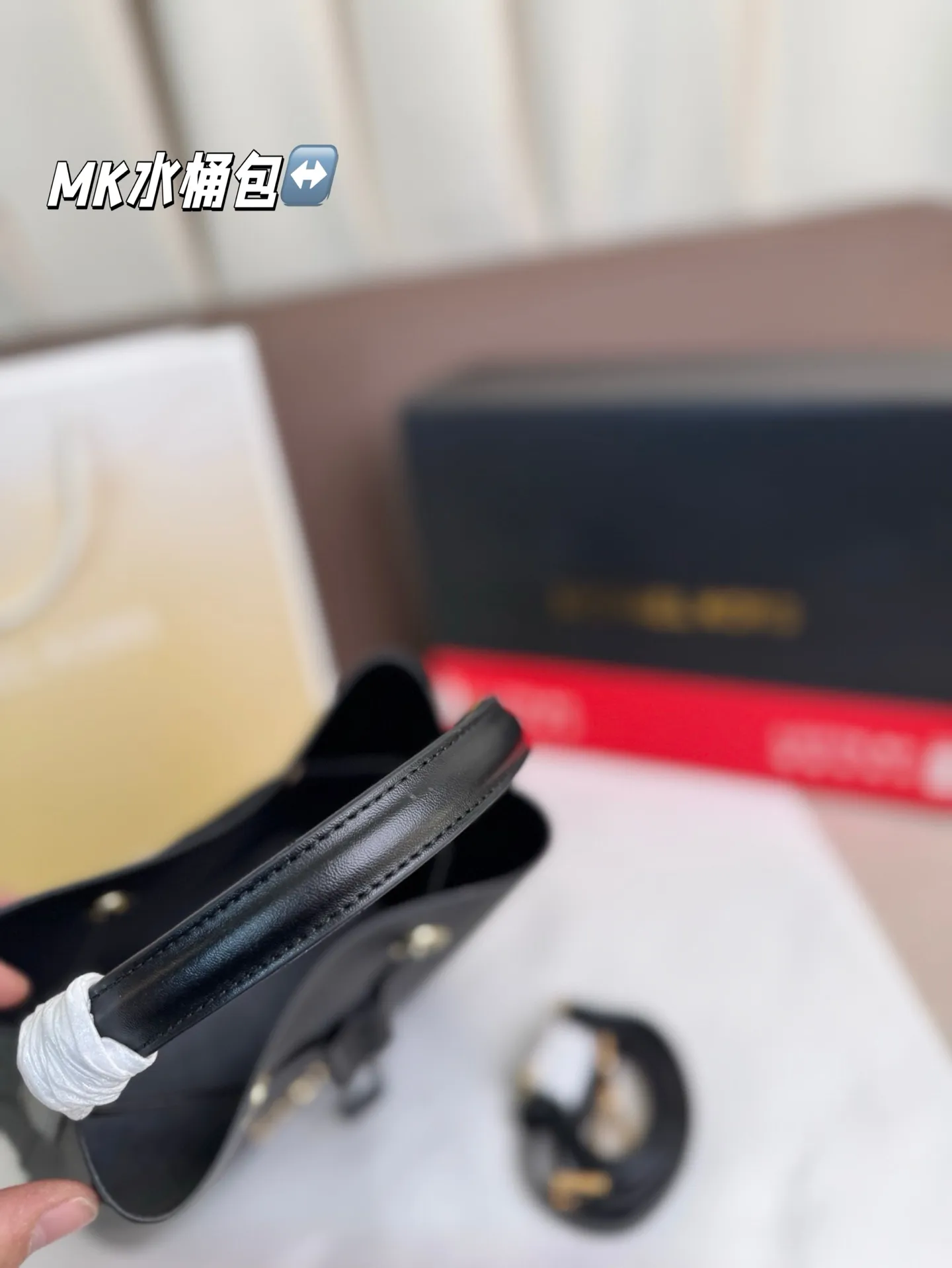 P135 配折叠盒子 mk水桶 时尚炸街 商务稳重 通通拿捏。一年四季都能打Mercer系列一直注重通勤实用！尺寸 17*19