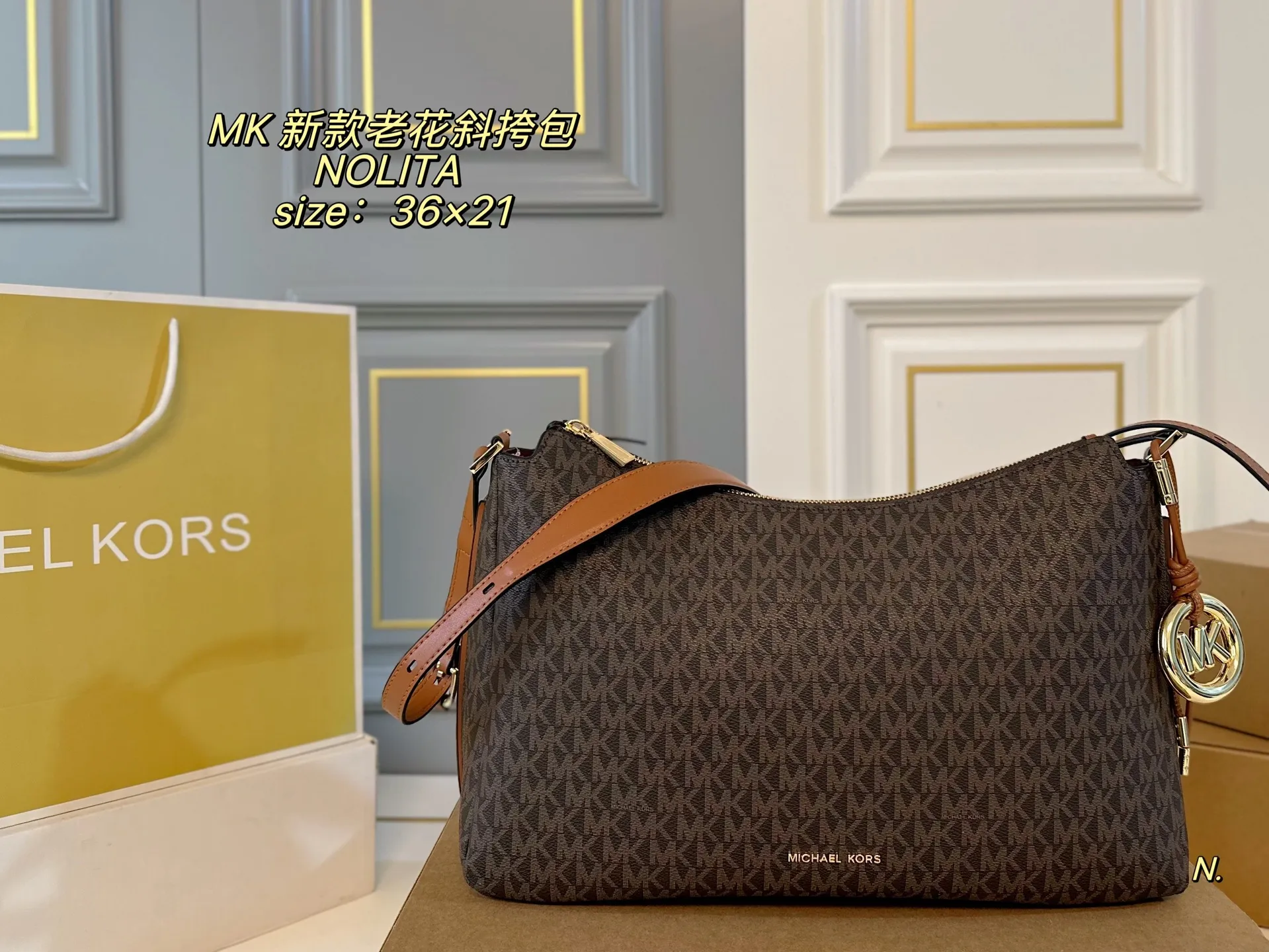 P170(配盒) size:36×21 MK老花新款NOLITA斜挎包🔥 简约大方,超多颜色🉑️选 肩带可调节,解锁多种背法 高级有质感,轻便实用! 时尚与休闲无缝衔接‼️