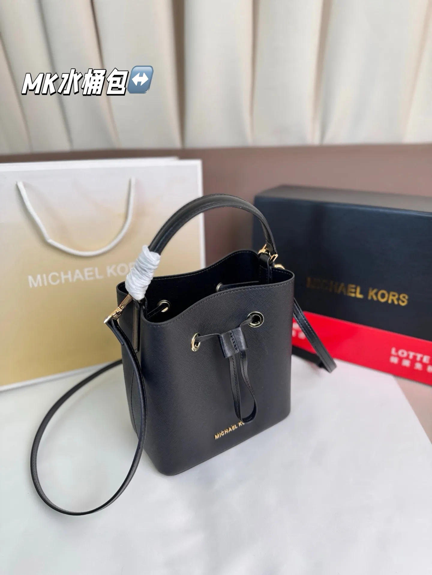 P135 配折叠盒子 mk水桶 时尚炸街 商务稳重 通通拿捏。一年四季都能打Mercer系列一直注重通勤实用！尺寸 17*19