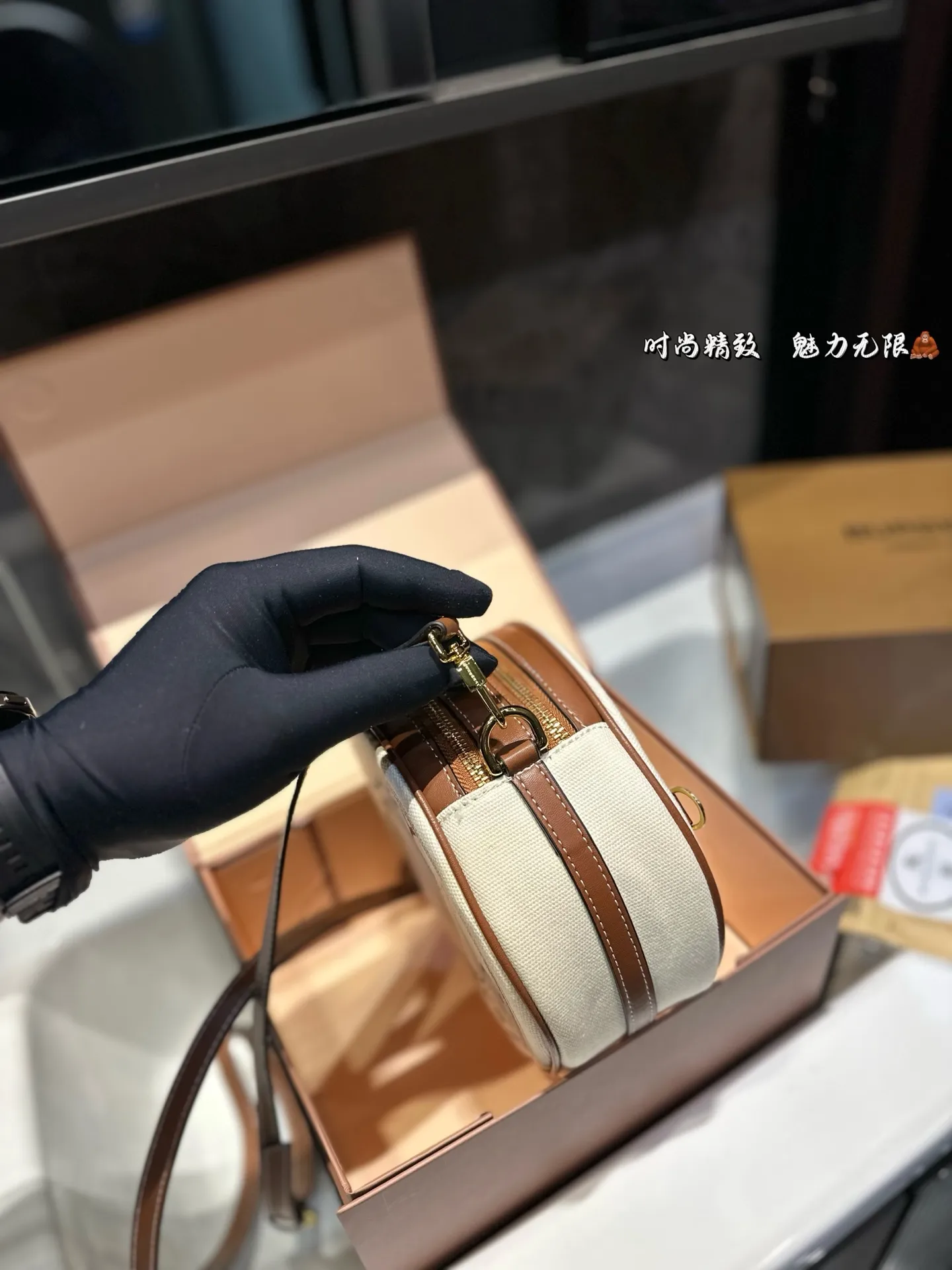 ❤️P130（礼盒包装）❤️ Burberry TB包新品 高品质哦！size：18