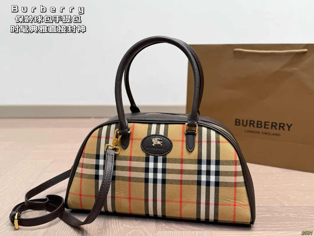 &yen;150 巴宝莉Burberry 保龄球包手提包 时髦典雅直接封神 值得入手 尺寸33 17
