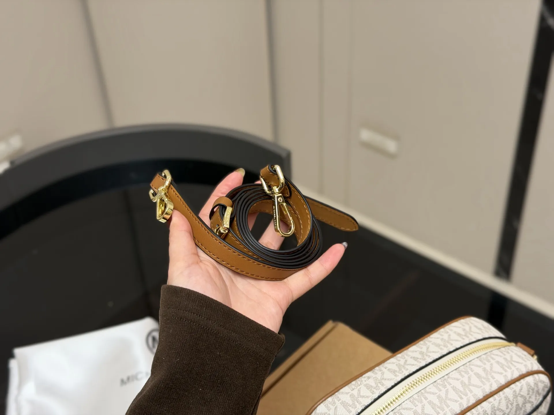 ¥160 配礼盒 size:21*14cm mk 新品相机 你会发现它越看越好看! 实用型 容量大