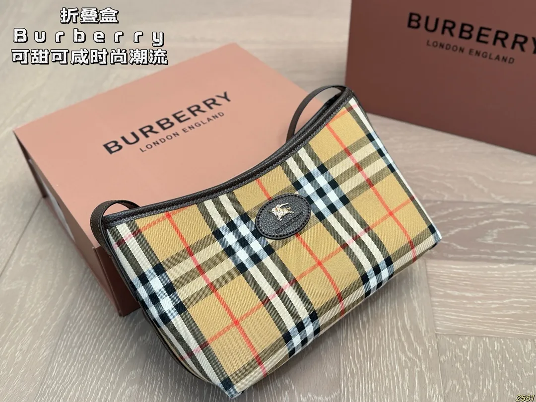 &yen;125折叠盒 巴宝莉Burberry 可甜可咸 时尚潮流 轻松驾驭任何风格 尺寸24 16