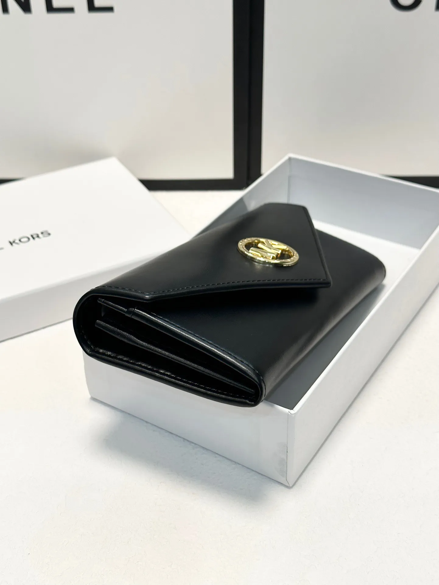 P95🎀🎀颜色 黑🎀尺寸 19x10🎀实拍MK✨优质牛皮🐂手感一流👏时尚设计💋潮版百搭，简约大方，经典永不过时💍长款钱包