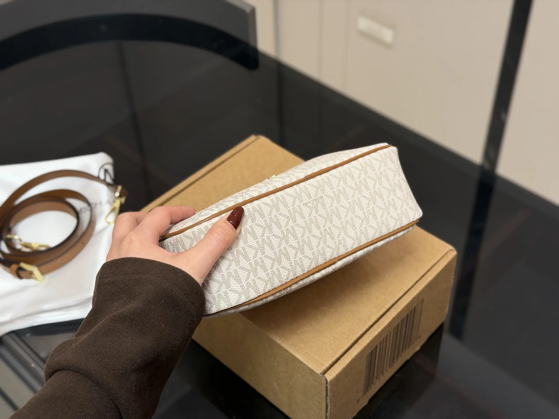 ¥160 配礼盒 size:21*14cm mk 新品相机 你会发现它越看越好看! 实用型 容量大