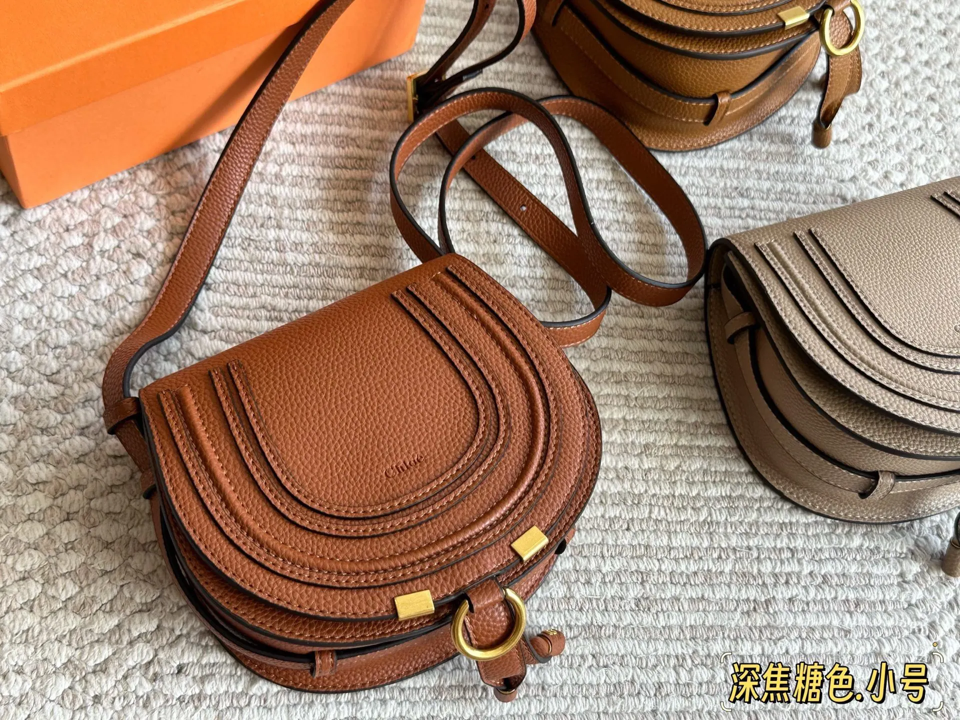 💰145 配盒 size:18*16cm Chlo&eacute; 经典IT bag Marcie 经典马鞍廓形，全粒面柔软皮革! 实用且轻便，靓丽闪亮登场!