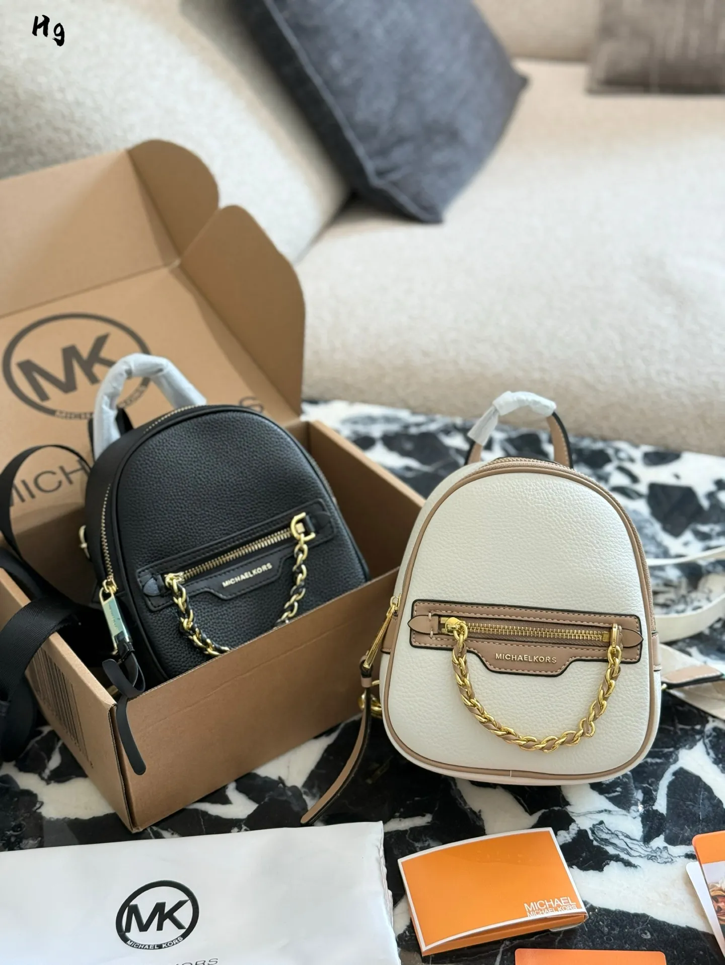 p160 一只可斜挎的双肩包#MichaelKors #MK真香16×20