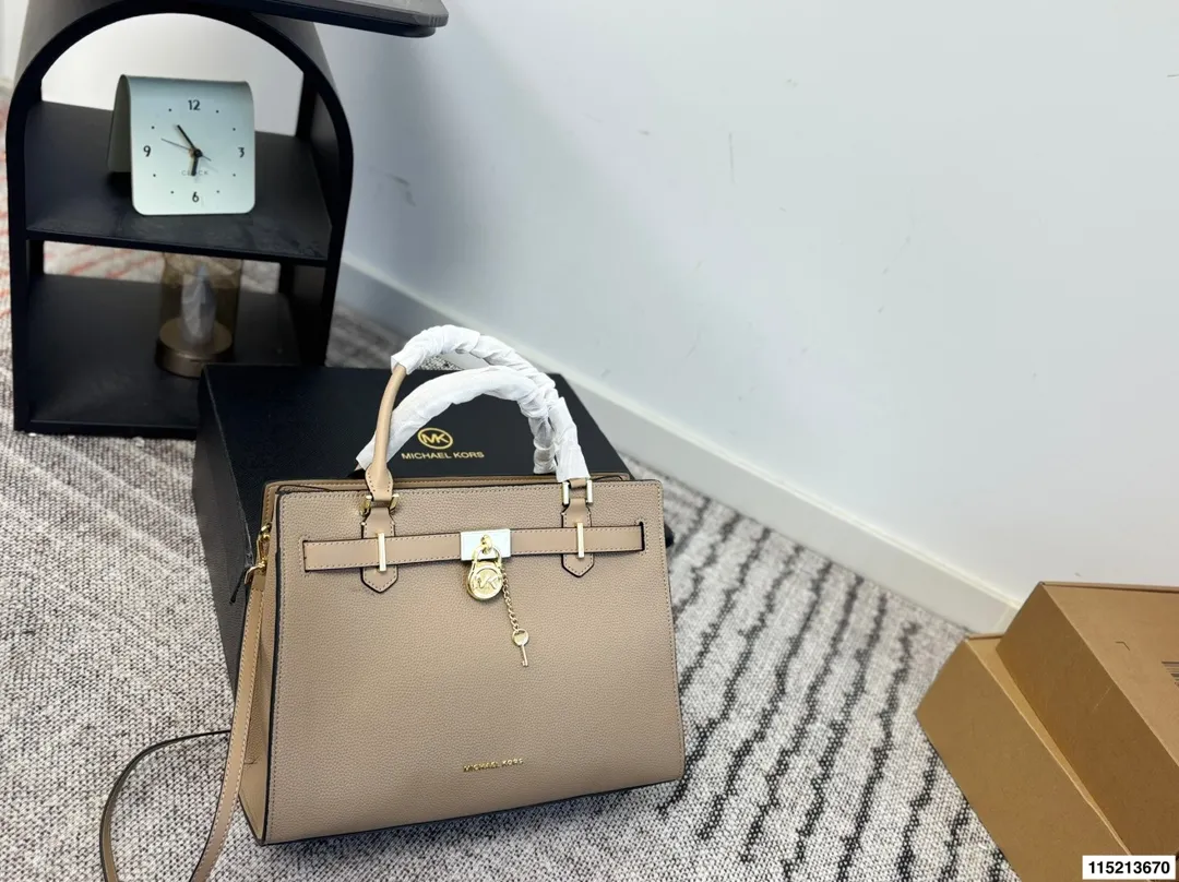 p180 配盒子 mk托特 时尚炸街 商务稳重 通通拿捏。一年四季都能打Mercer系列一直注重通勤实用!尺寸34.25