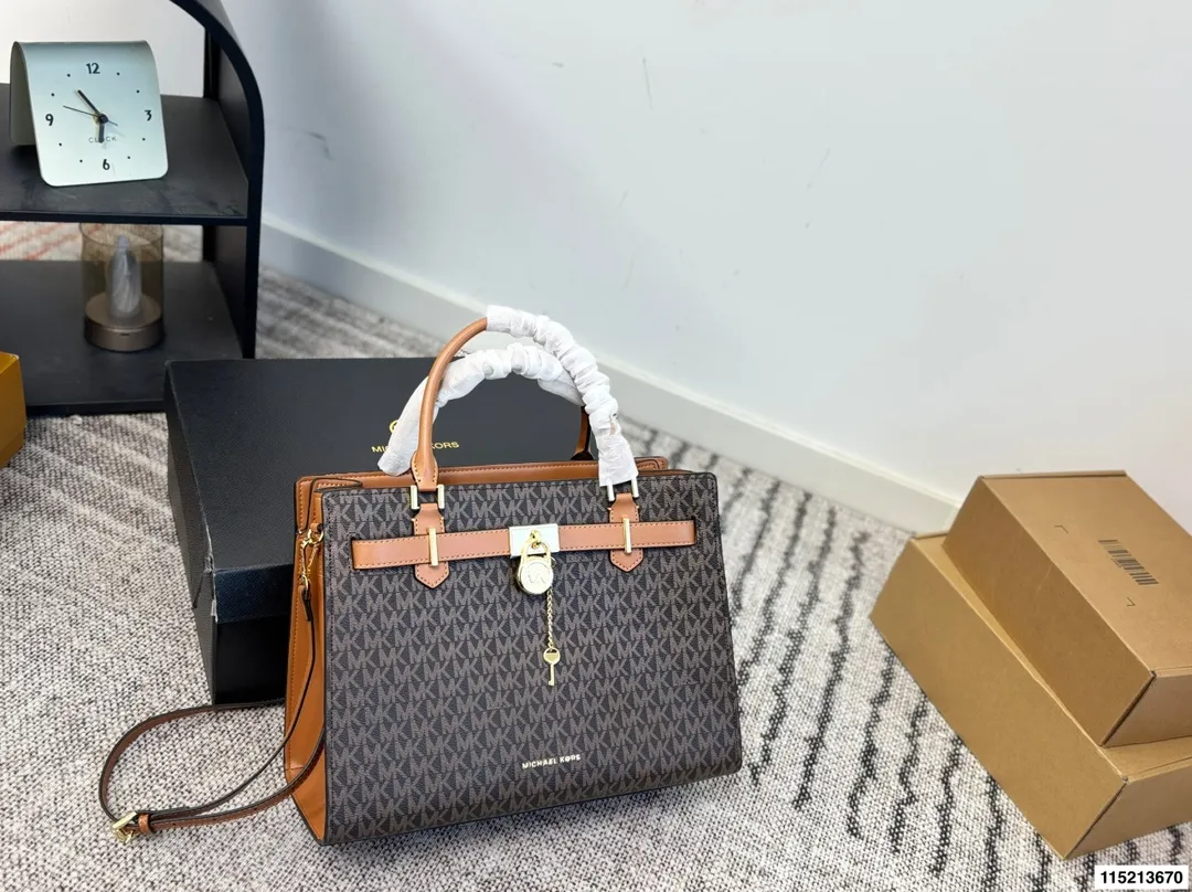 p180 配盒子 mk托特 时尚炸街 商务稳重 通通拿捏。一年四季都能打Mercer系列一直注重通勤实用!尺寸34.25