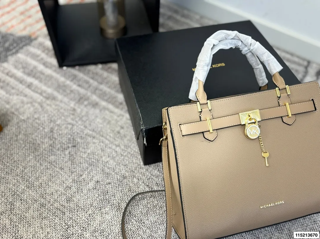 p180 配盒子 mk托特 时尚炸街 商务稳重 通通拿捏。一年四季都能打Mercer系列一直注重通勤实用！尺寸34.25