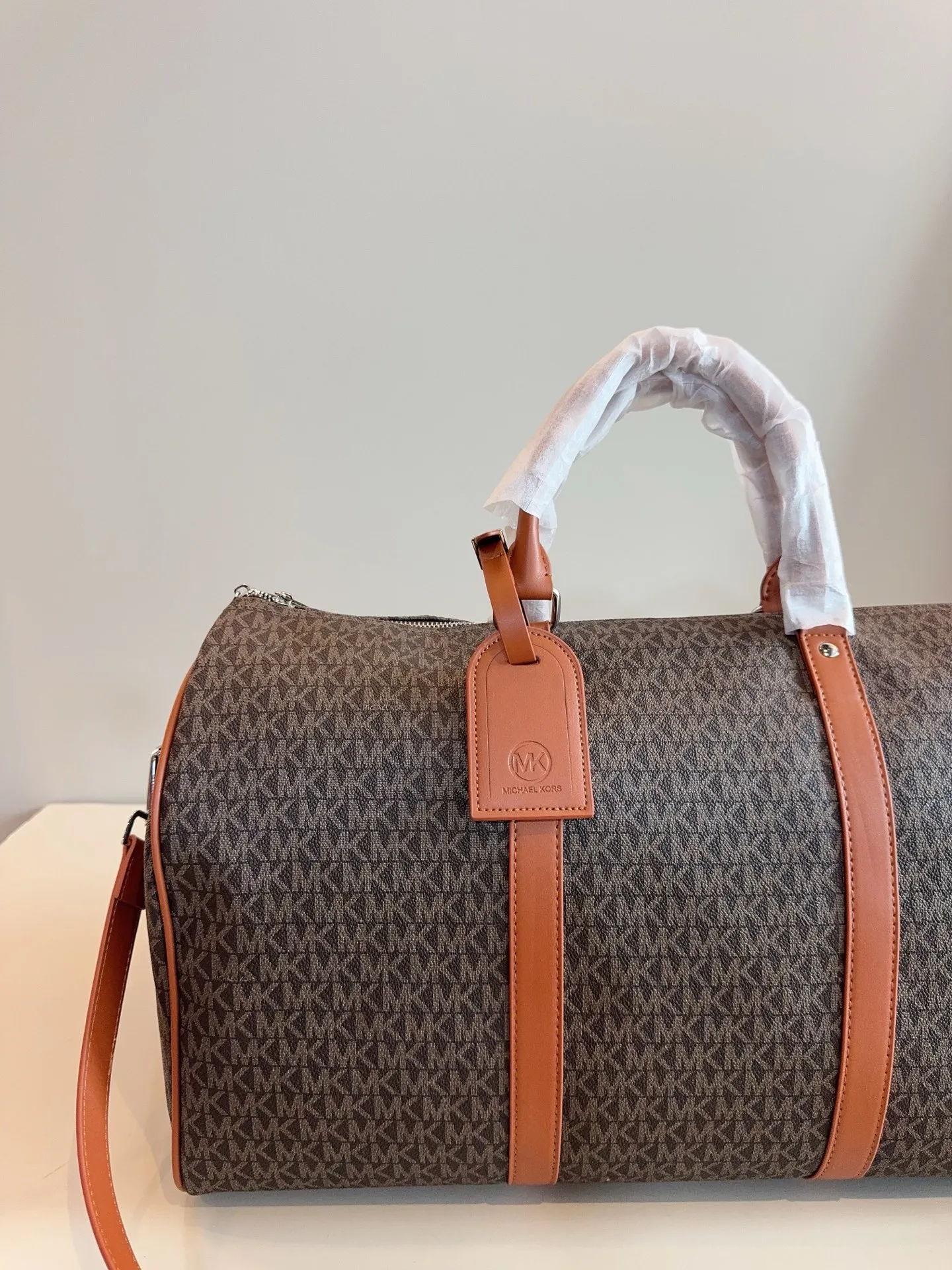 p150 MK 新款旅行袋 大容量 度假旅行必备 时尚达人必备单品之一 实物绝对惊艳到你尺寸:50*22*29cm