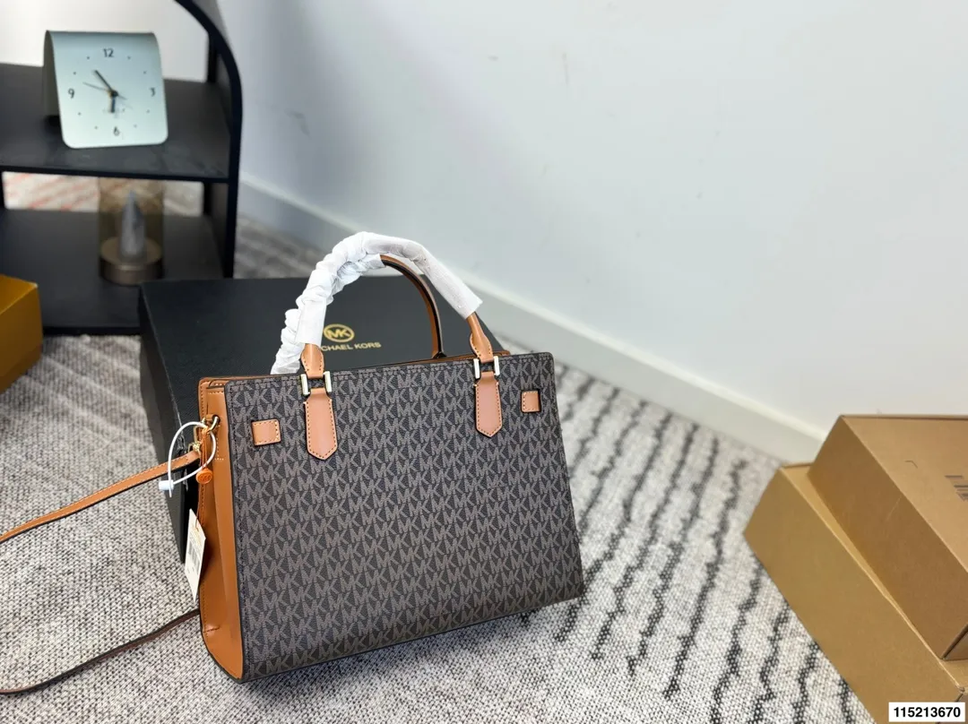 p180 配盒子 mk托特 时尚炸街 商务稳重 通通拿捏。一年四季都能打Mercer系列一直注重通勤实用！尺寸34.25