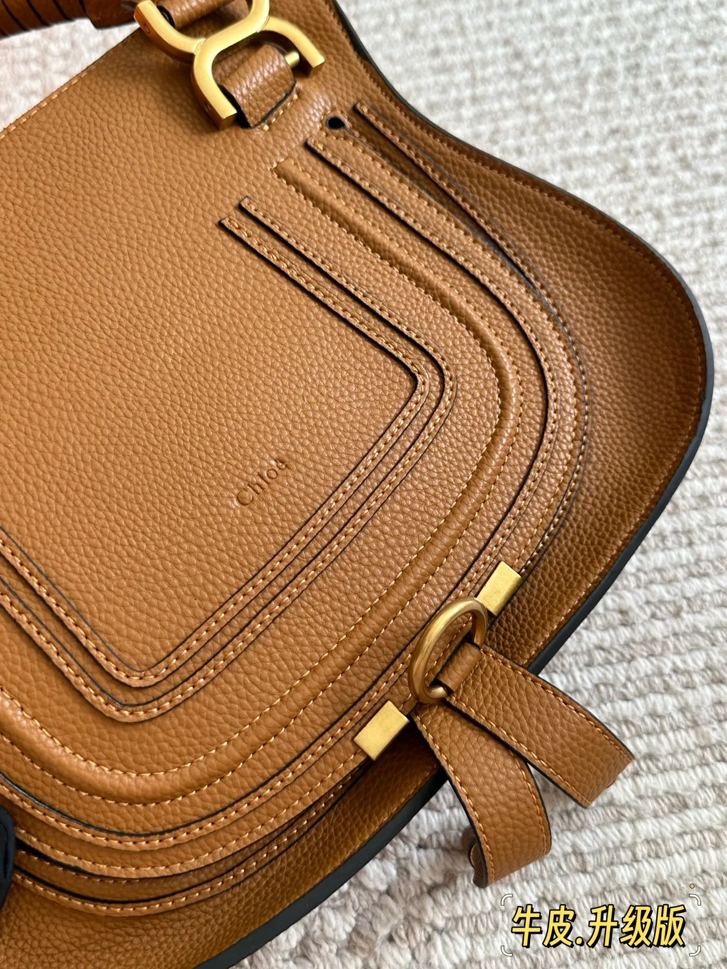 牛皮💰255 配盒 size:30*24 cm Chloe的手提马鞍包 翻毛皮/流苏/铆钉/马蹄扣 融入时髦的元素! 复古🈶️高级!