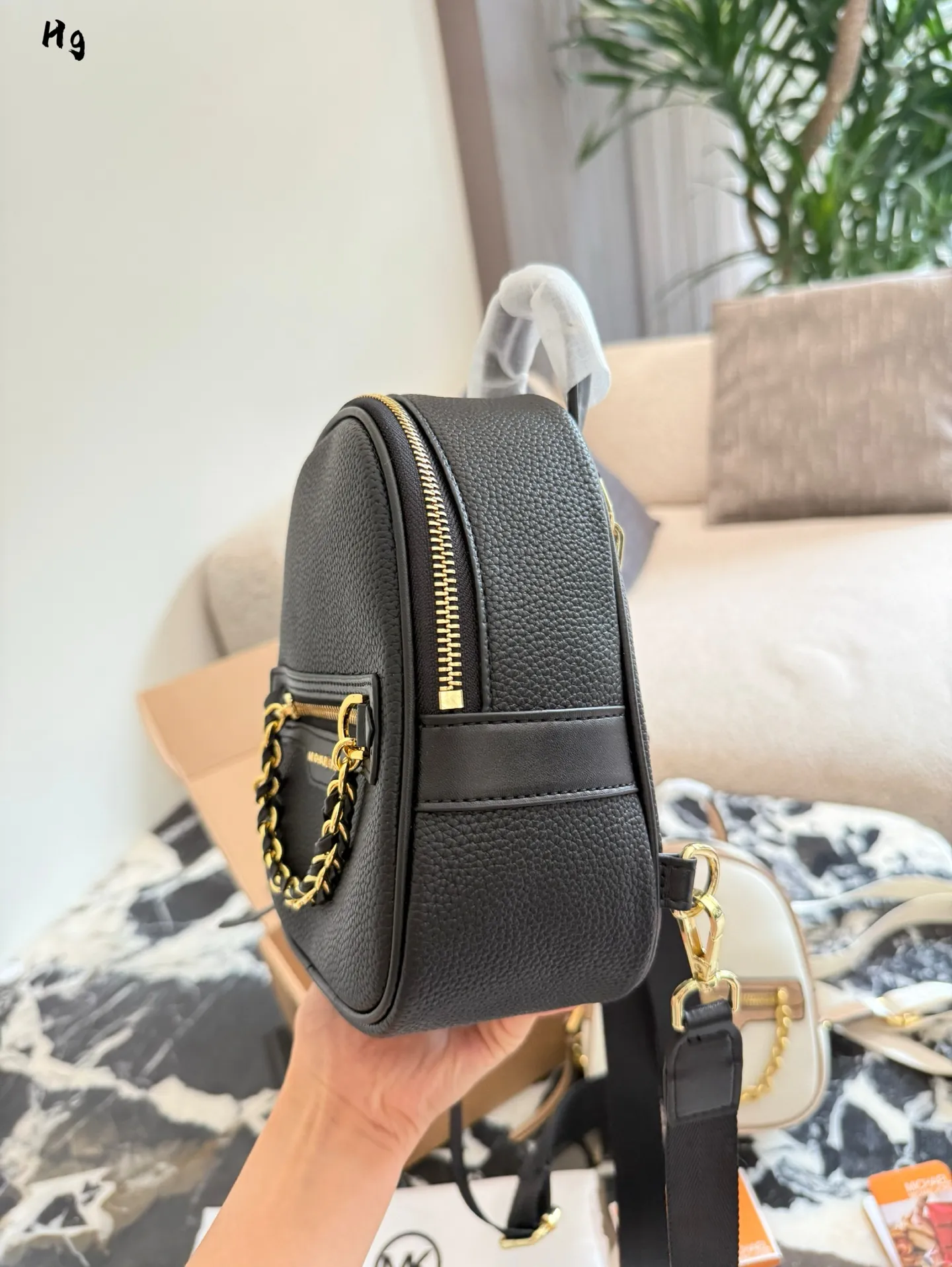 p160 一只可斜挎的双肩包#MichaelKors #MK真香16&times;20