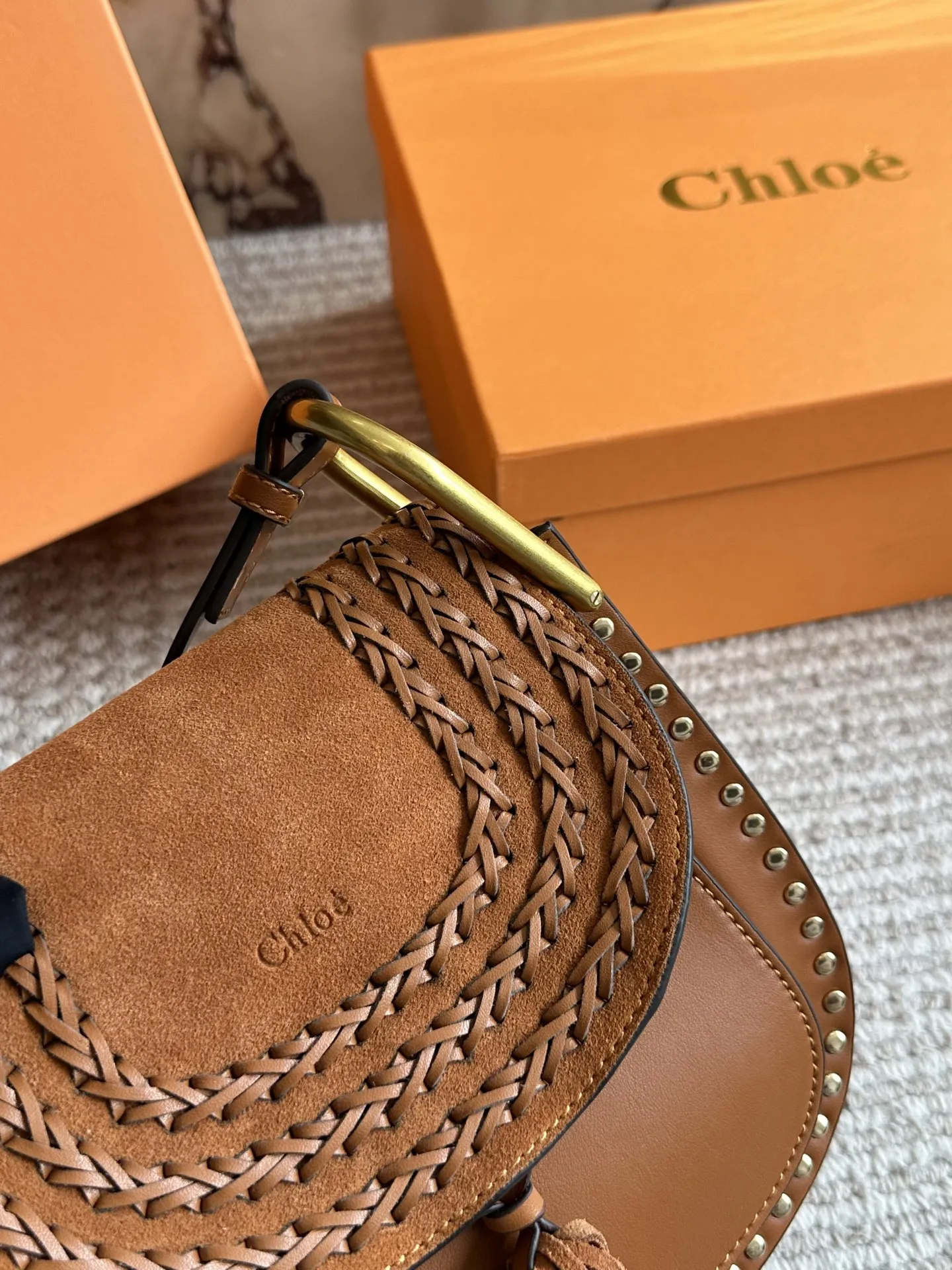 💰180 配盒 size：23*22cm Chloe的马鞍包 翻毛皮/流苏/铆钉/马蹄扣 融入时髦的元素！ 复古🈶️高级！