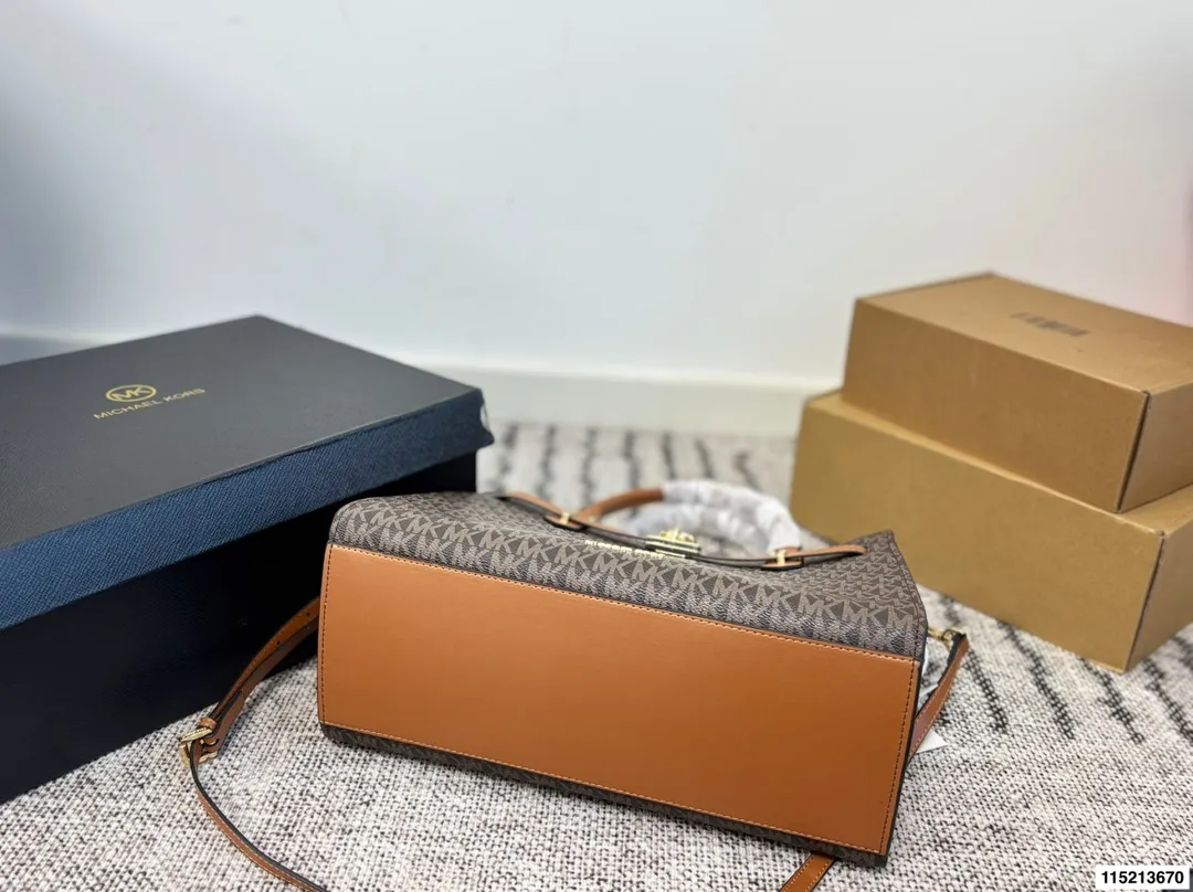 p180 配盒子 mk托特 时尚炸街 商务稳重 通通拿捏。一年四季都能打Mercer系列一直注重通勤实用!尺寸34.25