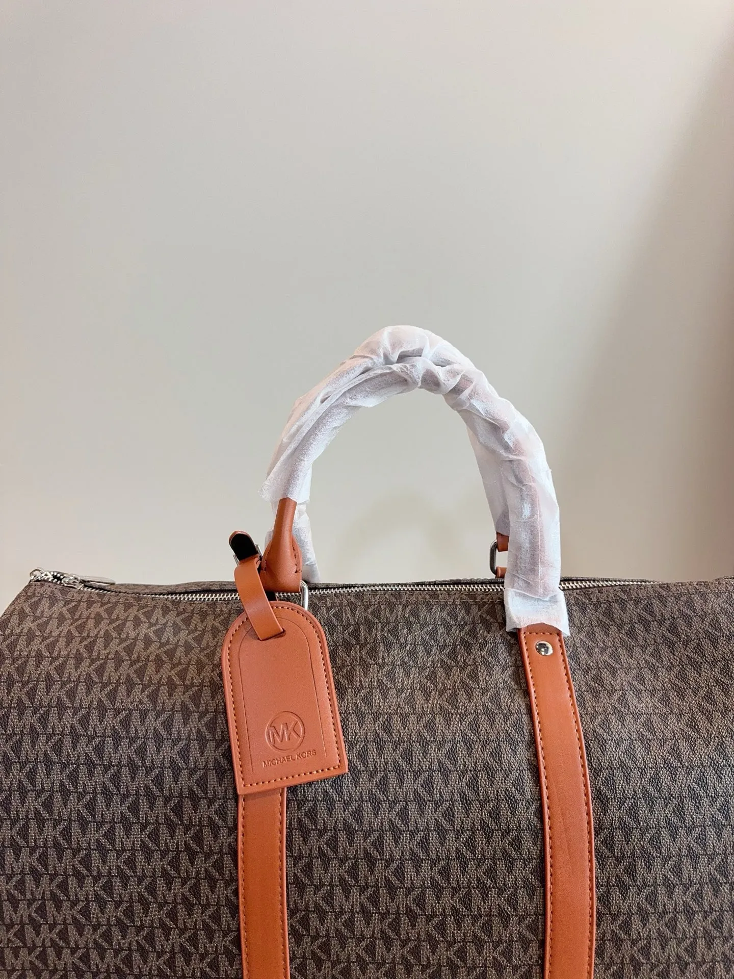 p150 MK 新款旅行袋 大容量 度假旅行必备 时尚达人必备单品之一 实物绝对惊艳到你尺寸：50*22*29cm