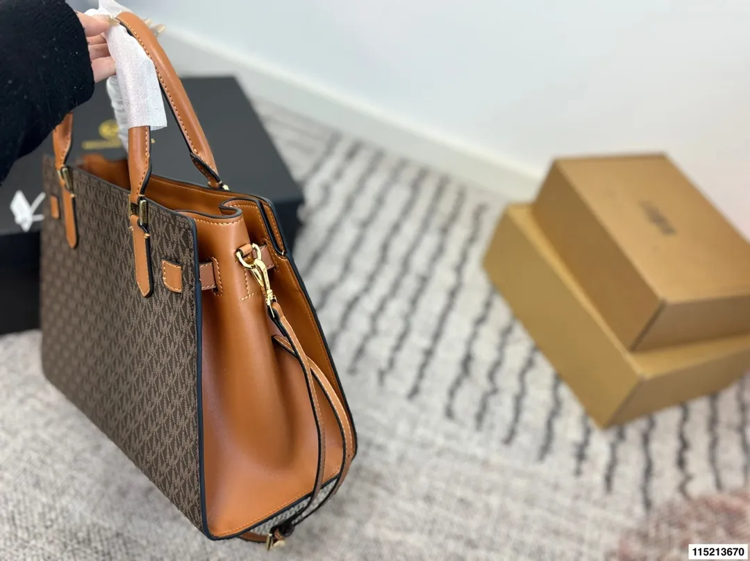 p180 配盒子 mk托特 时尚炸街 商务稳重 通通拿捏。一年四季都能打Mercer系列一直注重通勤实用!尺寸34.25