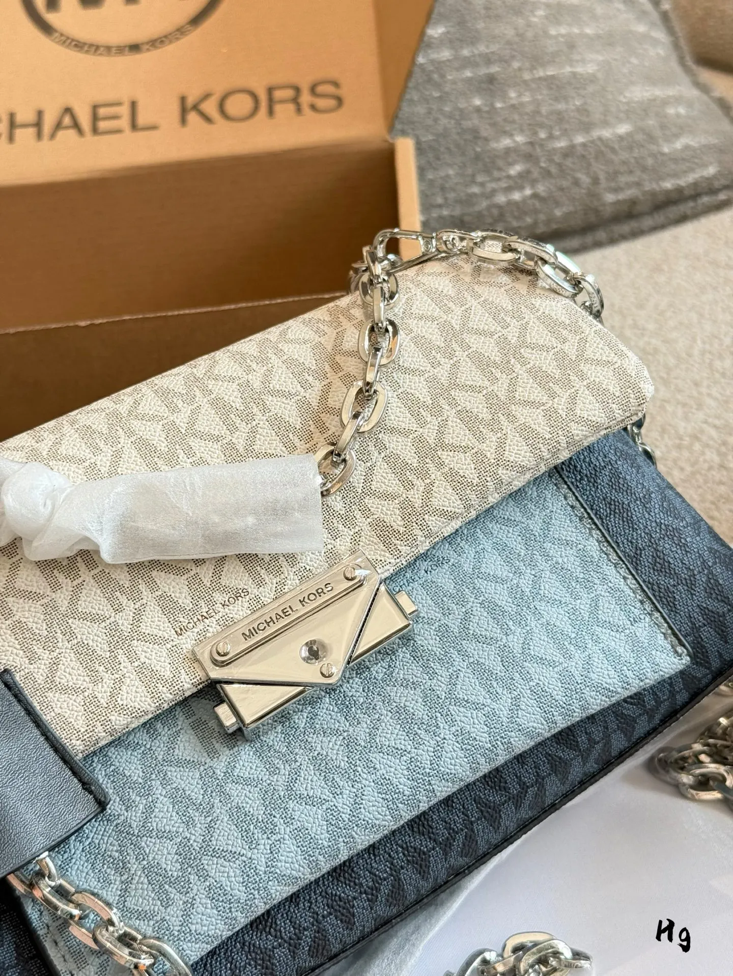 p190 MK老花拼色邮差链条包 百搭经典耐用24cm配盒子