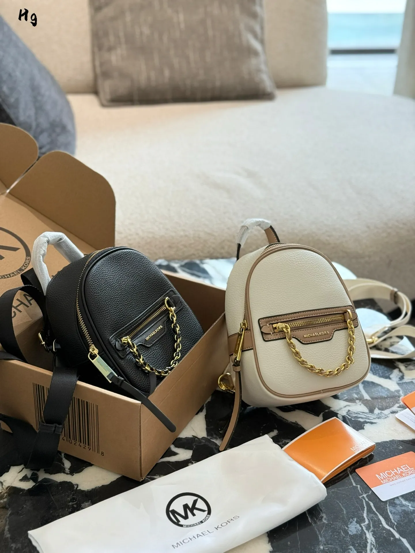 p160 一只可斜挎的双肩包#MichaelKors #MK真香16×20