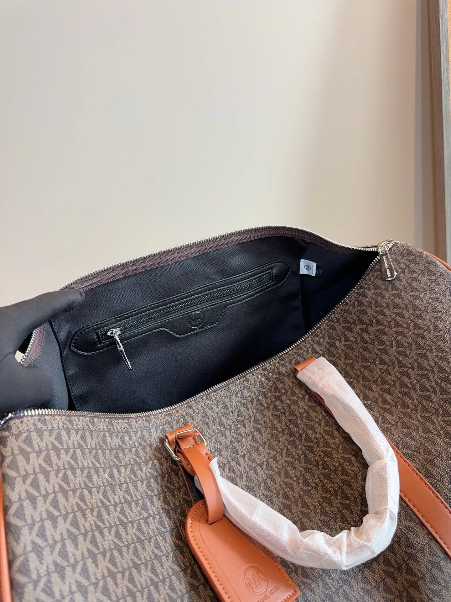 p150 MK 新款旅行袋 大容量 度假旅行必备 时尚达人必备单品之一 实物绝对惊艳到你尺寸:50*22*29cm