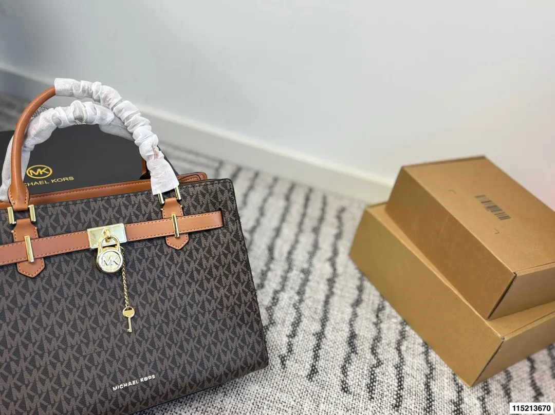 p180 配盒子 mk托特 时尚炸街 商务稳重 通通拿捏。一年四季都能打Mercer系列一直注重通勤实用！尺寸34.25