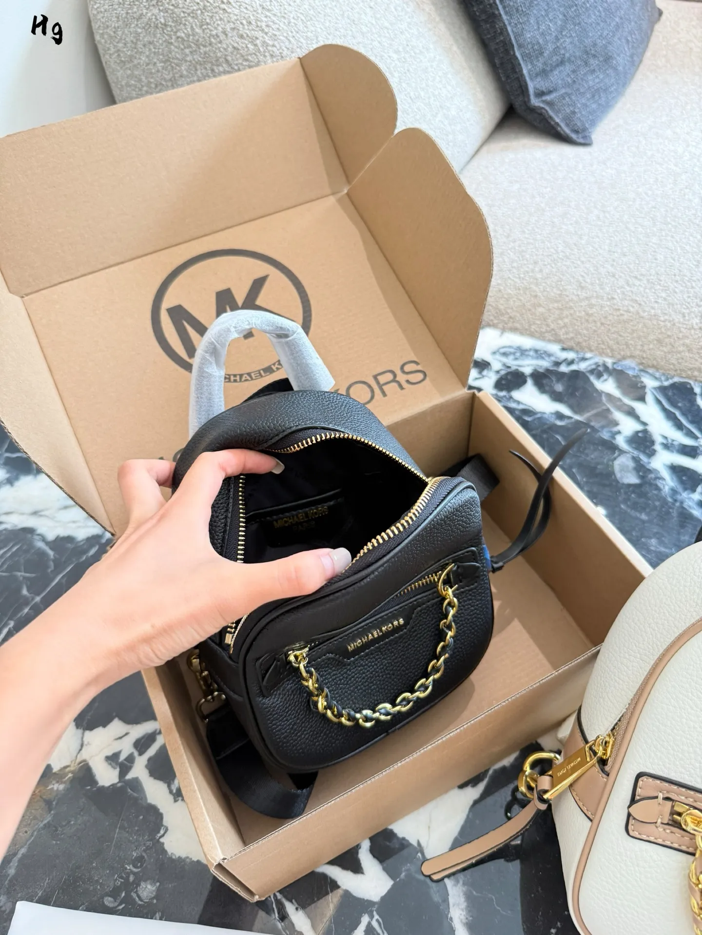 p160 一只可斜挎的双肩包#MichaelKors #MK真香16×20