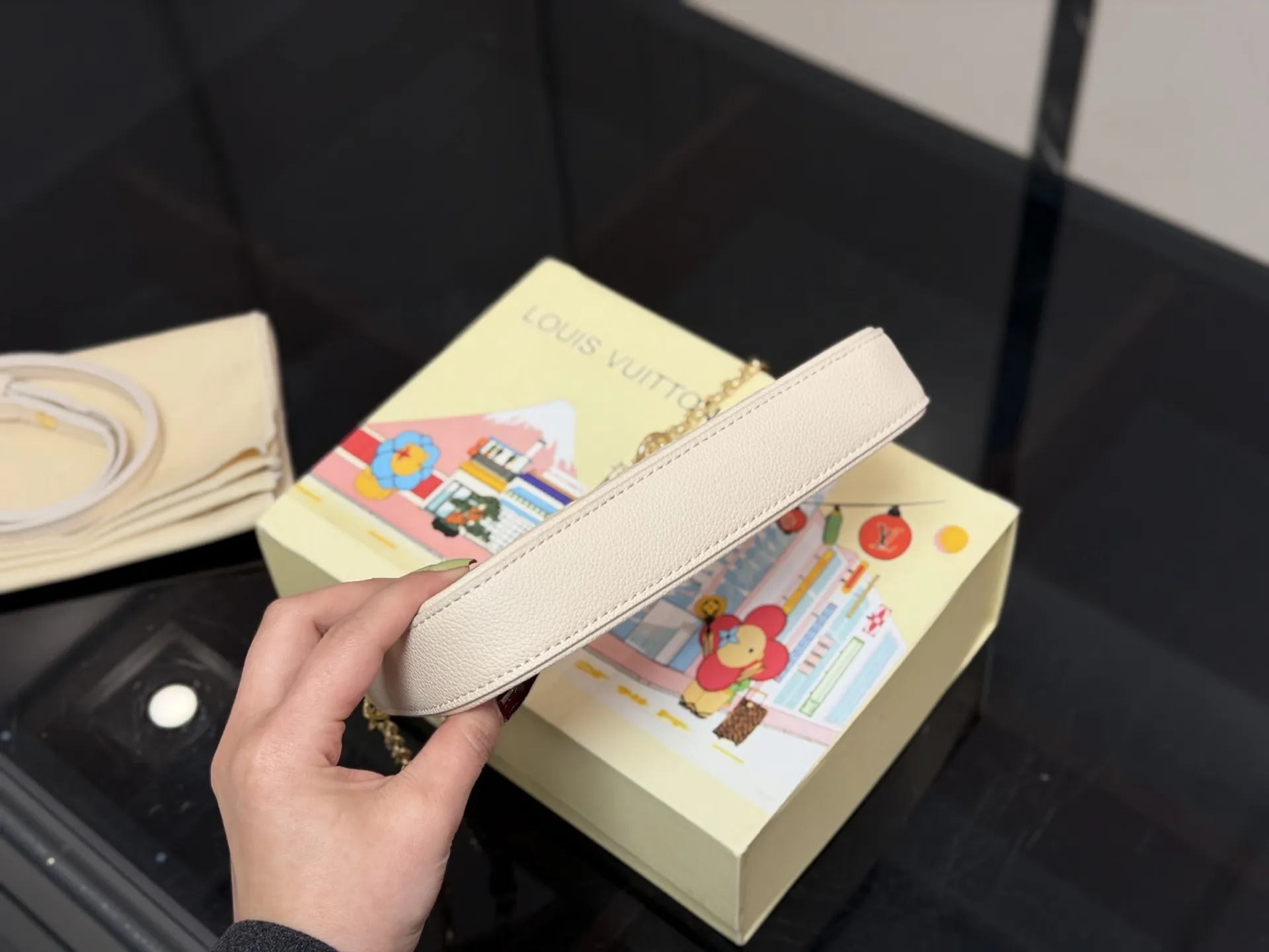 &yen;140 配折叠盒 size：20cm LV麻将包 ！ 复刻版 小牛皮 ⚠️长肩带！链条！ 统统都有！！