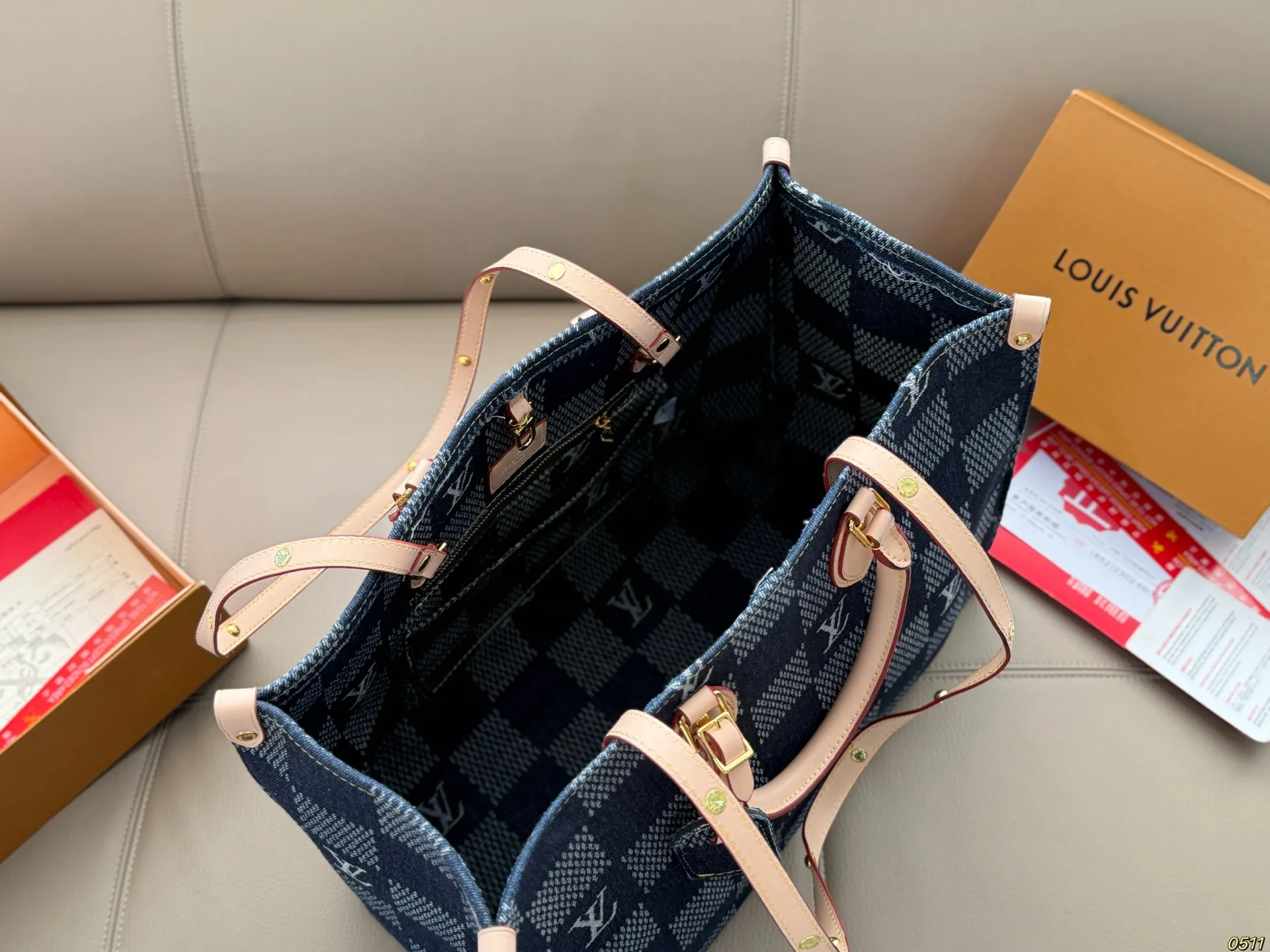 &yen;165/&yen;155 LV牛仔托特包onthego 颜值真的超级超级高 时尚感直接拉满 可爱的女孩永远的yyds 尺寸 ：42 31/32 25