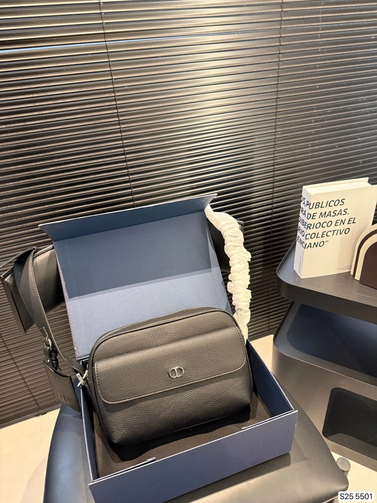 P175 配折叠盒Dior｜迪奥商务人士男包💼 低调奢华的包包上新咯～ 柔软有型的哑光质感拉满[赞R][赞R] 送礼/自用都很奈斯👍 尺寸26 17 货号5501