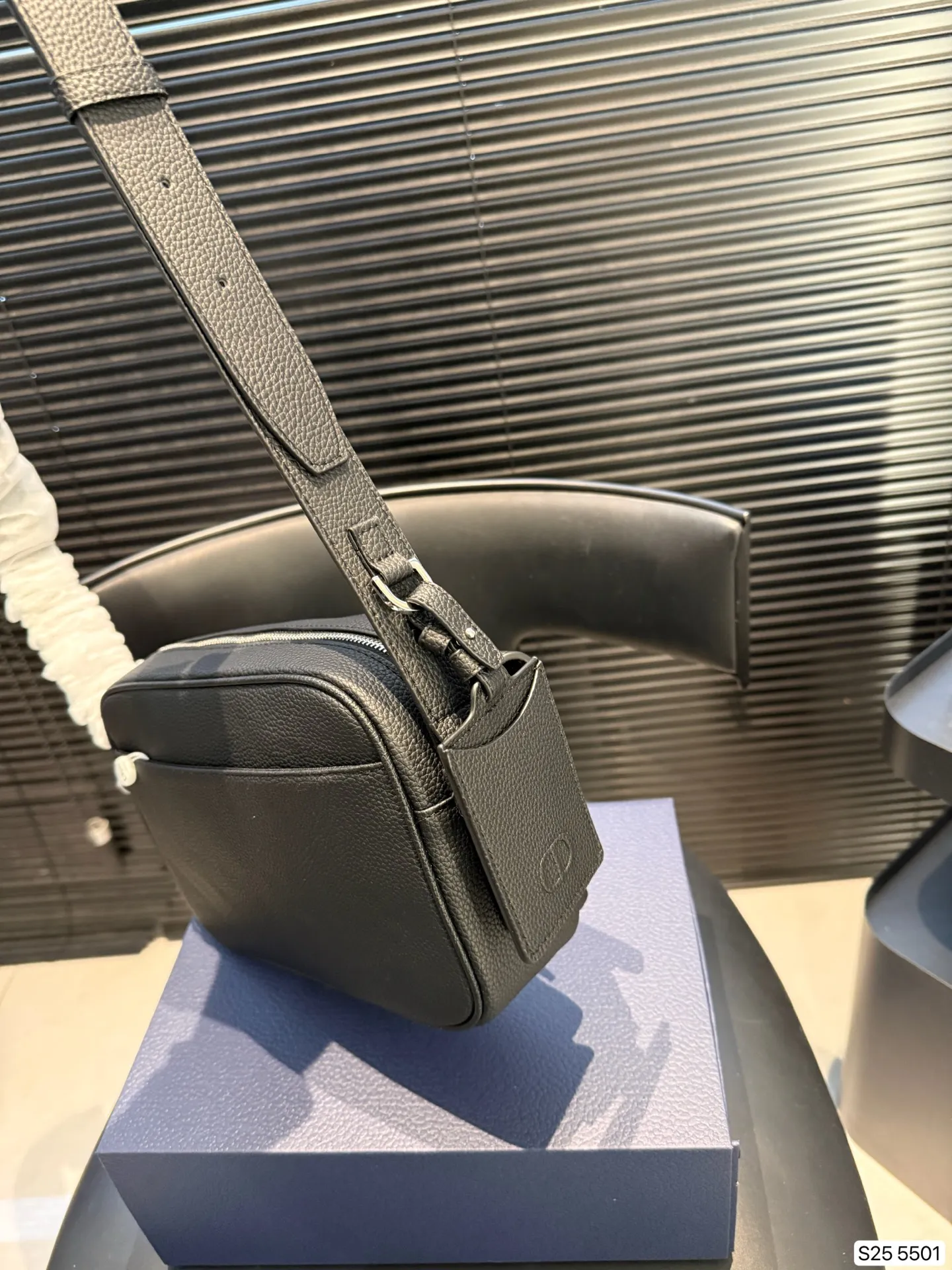 P175 配折叠盒Dior｜迪奥商务人士男包💼 低调奢华的包包上新咯～ 柔软有型的哑光质感拉满[赞R][赞R] 送礼/自用都很奈斯👍 尺寸26 17 货号5501