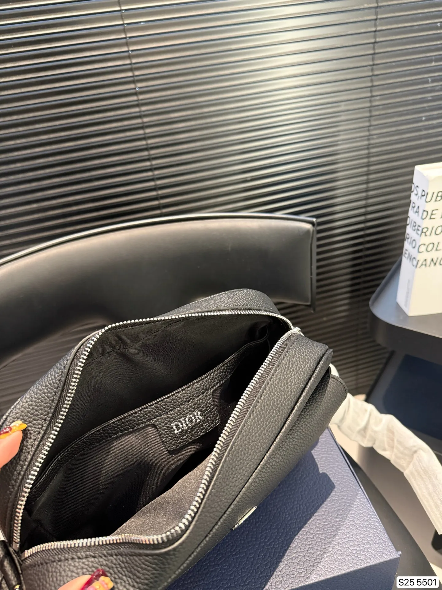 P175 配折叠盒Dior｜迪奥商务人士男包💼 低调奢华的包包上新咯～ 柔软有型的哑光质感拉满[赞R][赞R] 送礼/自用都很奈斯👍 尺寸26 17 货号5501