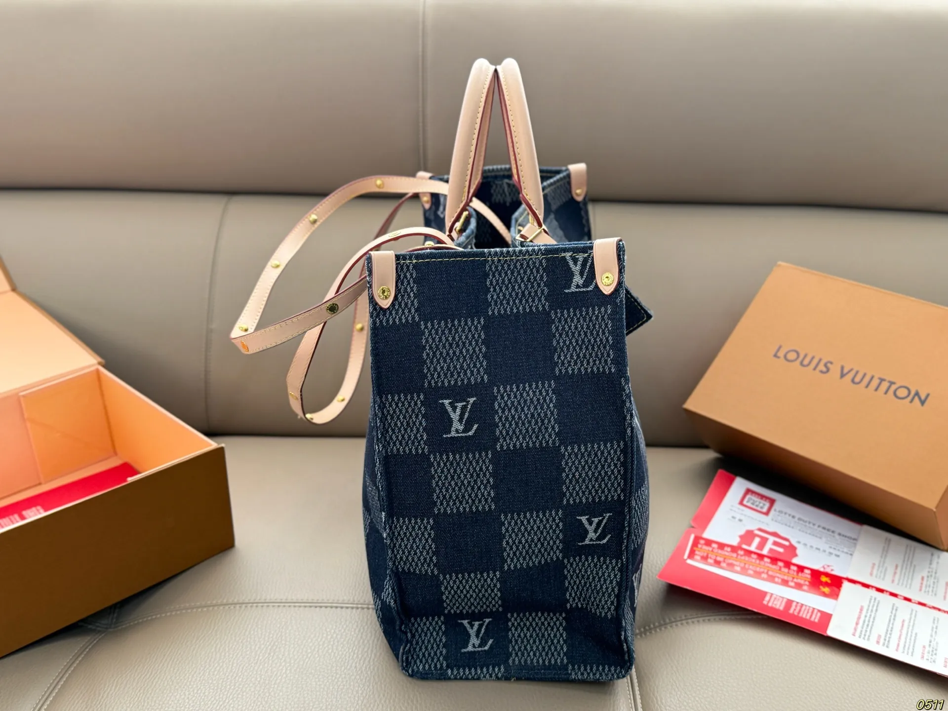 &yen;165/&yen;155 LV牛仔托特包onthego 颜值真的超级超级高 时尚感直接拉满 可爱的女孩永远的yyds 尺寸 ：42 31/32 25