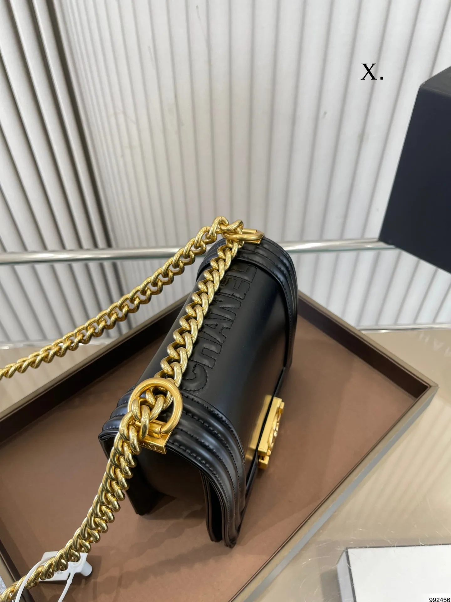 &yen;165 辣妈包高品质复刻 香奈儿Leboy满满的小香风 可爱飒酷女孩必备 超级抢眼 Chanel 真叫人无法抗拒 尺寸：18 15