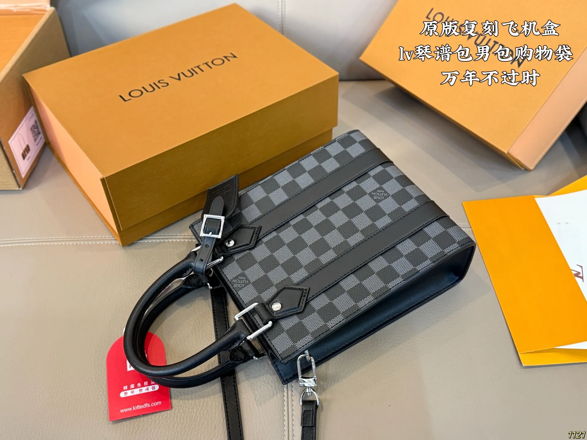 原版复刻&yen;160飞机盒 lv 琴谱包 男包购物袋 万年不过时 专用LV面料原单五金 原版开模定制 男女同款 手感超软 超舒服 尺寸 19 22