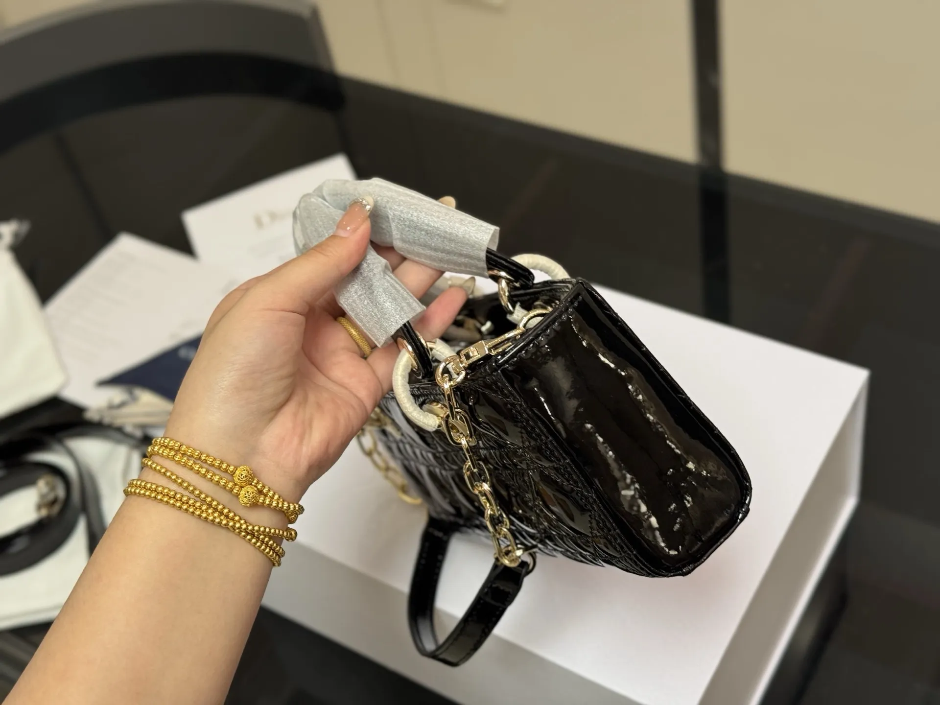 &yen;195 配盒 迪奥lady漆皮 横版戴妃包 2025Dior款新包型 两根包带 我喜欢短的那根～ 一只很&ldquo;我&rdquo;的包爱了 尺寸:22.11cm