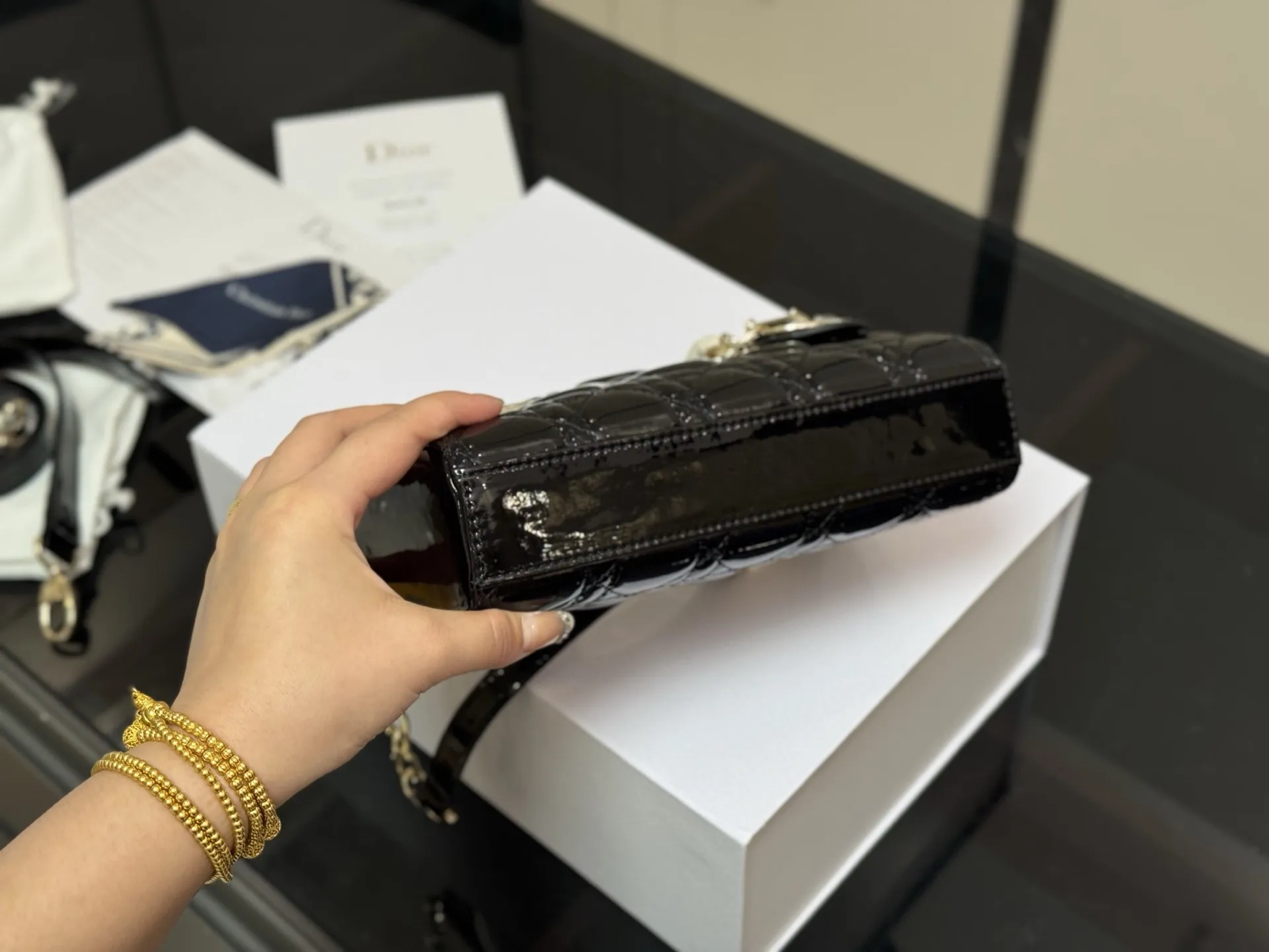 &yen;195 配盒 迪奥lady漆皮 横版戴妃包 2025Dior款新包型 两根包带 我喜欢短的那根～ 一只很&ldquo;我&rdquo;的包爱了 尺寸:22.11cm