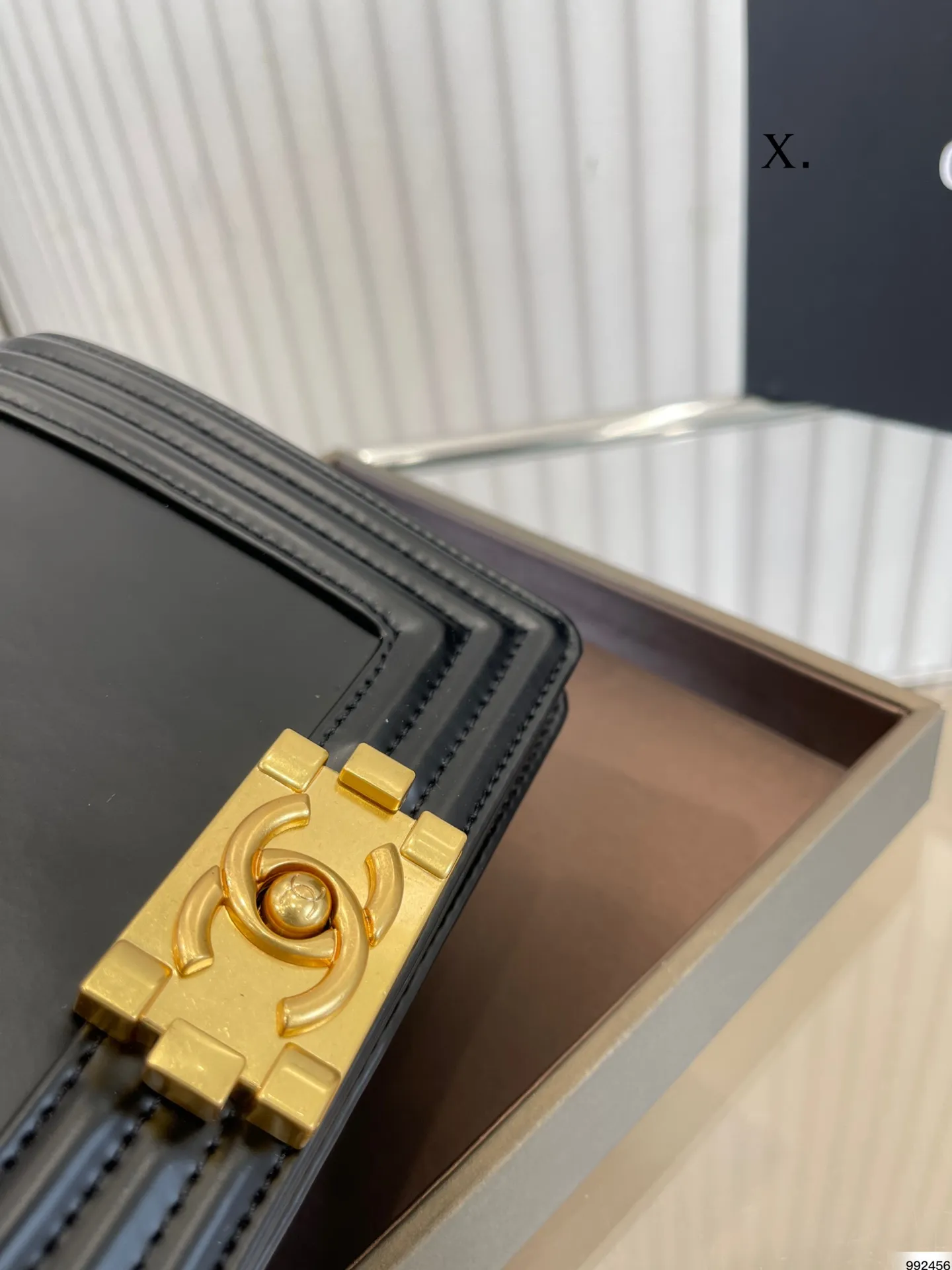 &yen;165 辣妈包高品质复刻 香奈儿Leboy满满的小香风 可爱飒酷女孩必备 超级抢眼 Chanel 真叫人无法抗拒 尺寸：18 15