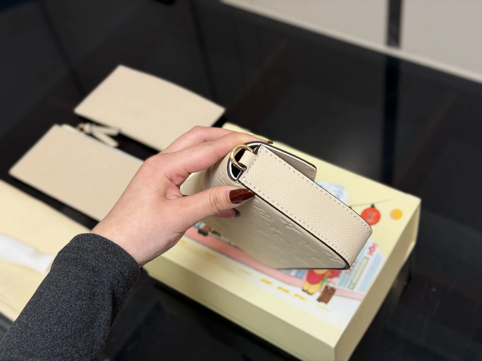 &yen;155 配折叠盒 size：22*13cm Lv 三件套 最好用最方便的一款 三合一包包 质量全面升级 原版布内里 ⚠️⚠️