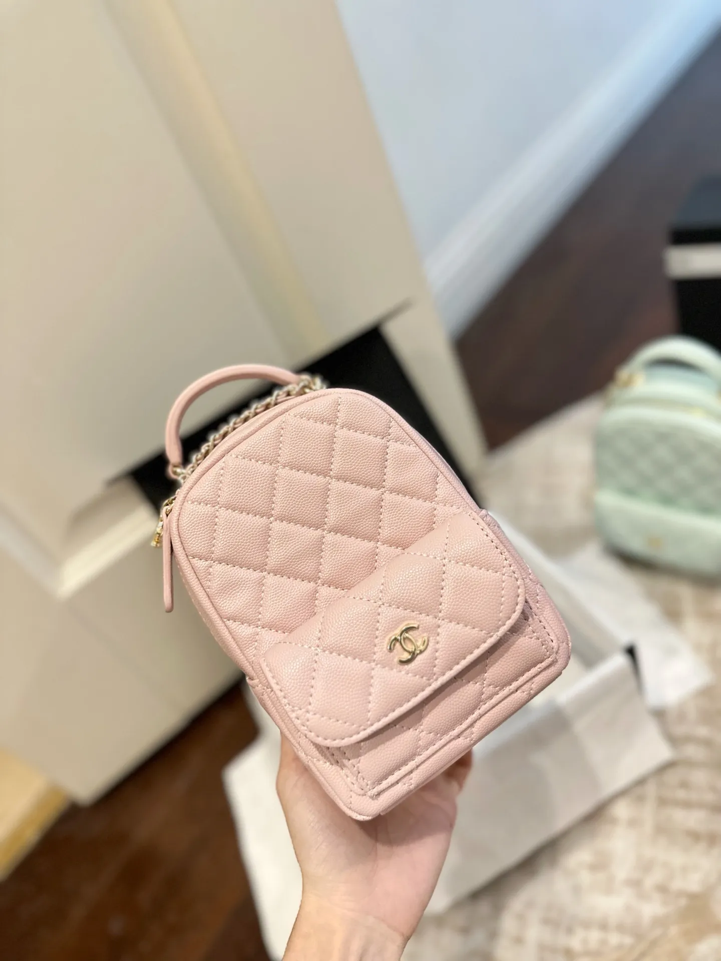 p155 顶级原单 官网双盒包装 尺寸13.18 香奈儿牛仔CHANEL mini双肩包 简直无法拒绝 超显气质 高级感十足 集美必入款