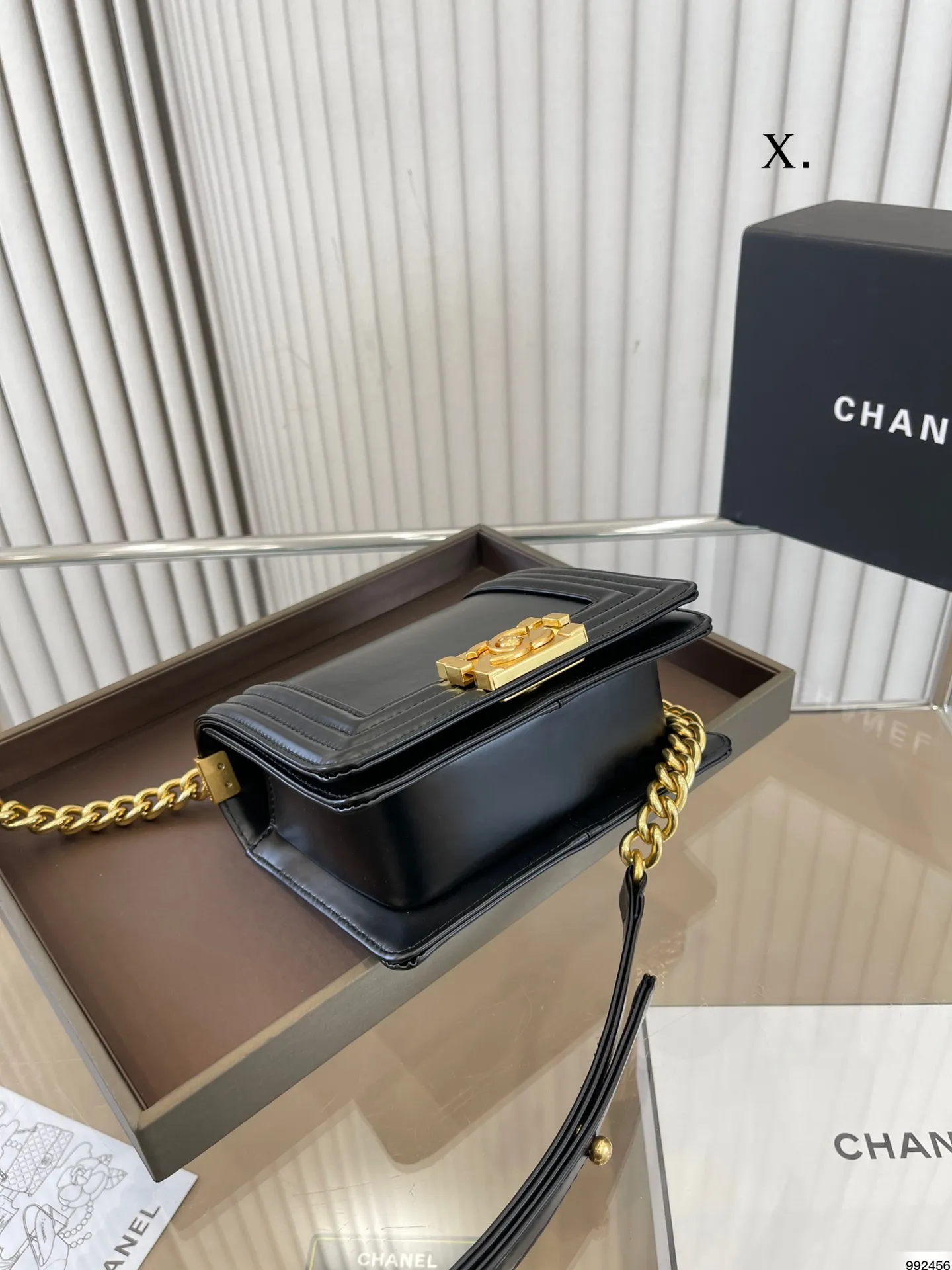 ¥165 辣妈包高品质复刻 香奈儿Leboy满满的小香风 可爱飒酷女孩必备 超级抢眼 Chanel 真叫人无法抗拒 尺寸:18 15