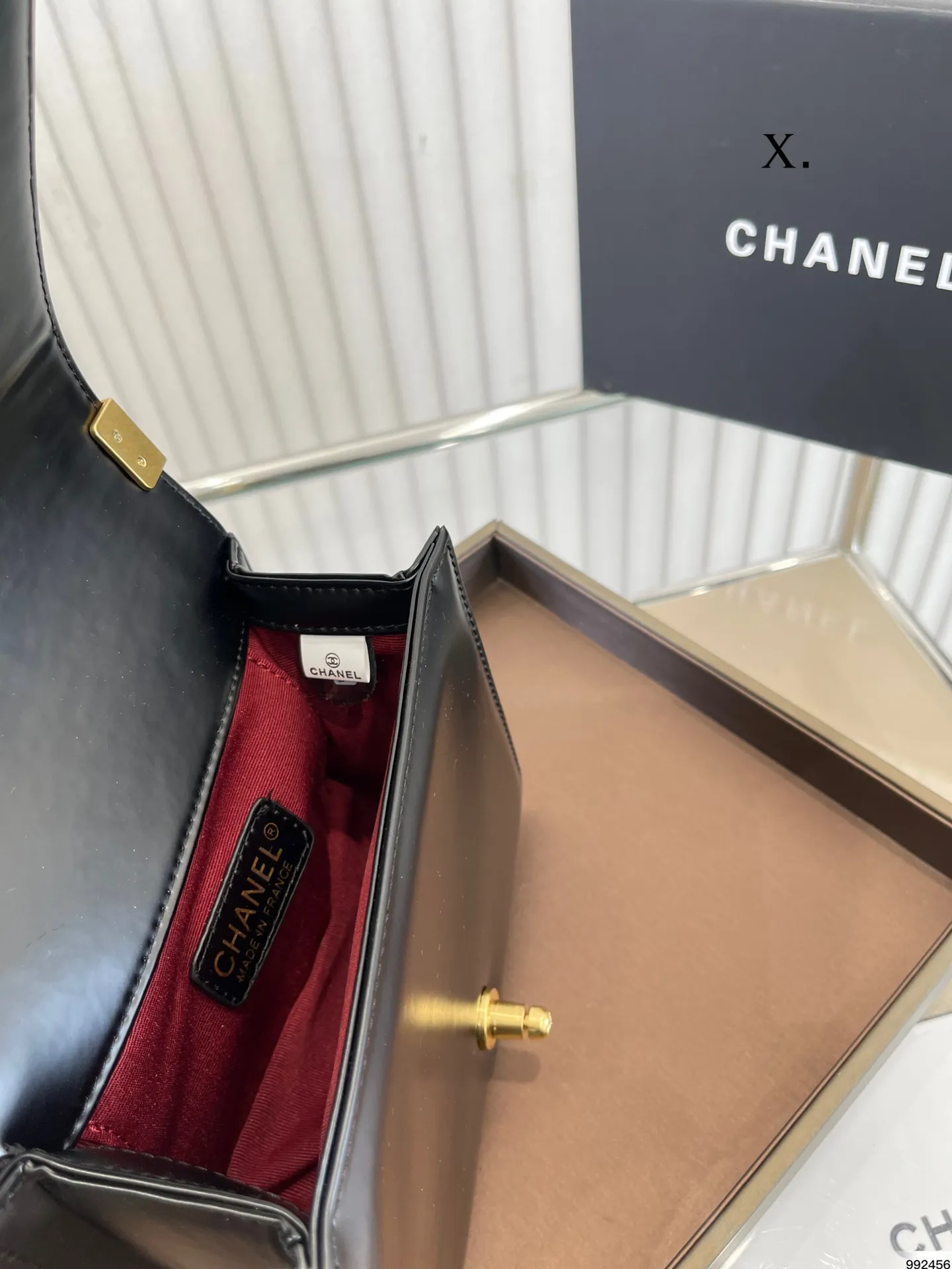 &yen;165 辣妈包高品质复刻 香奈儿Leboy满满的小香风 可爱飒酷女孩必备 超级抢眼 Chanel 真叫人无法抗拒 尺寸：18 15