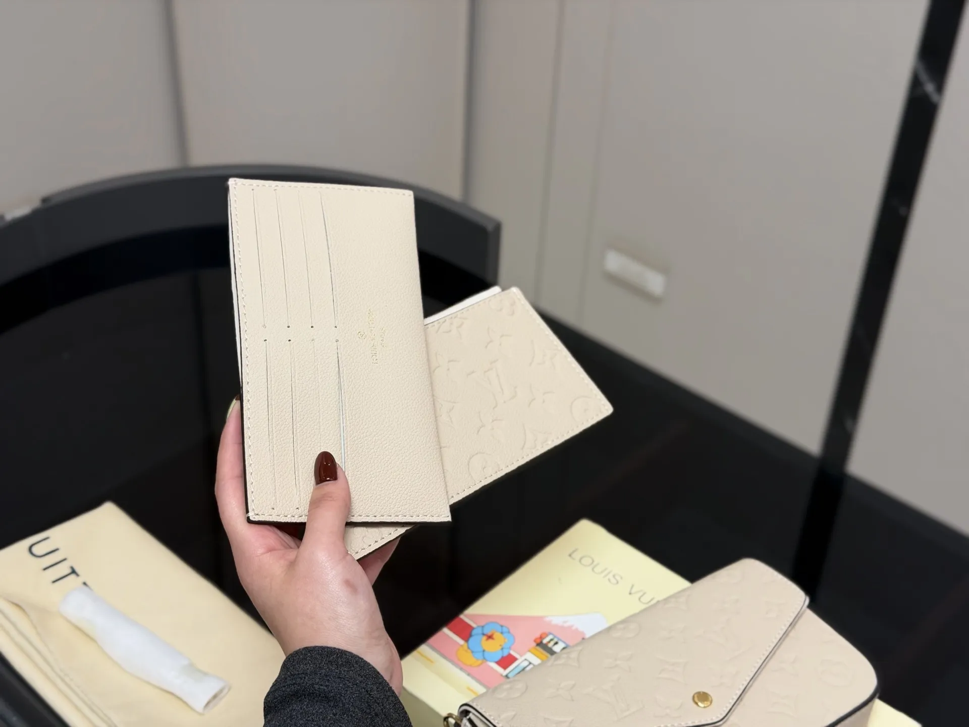 &yen;155 配折叠盒 size：22*13cm Lv 三件套 最好用最方便的一款 三合一包包 质量全面升级 原版布内里 ⚠️⚠️