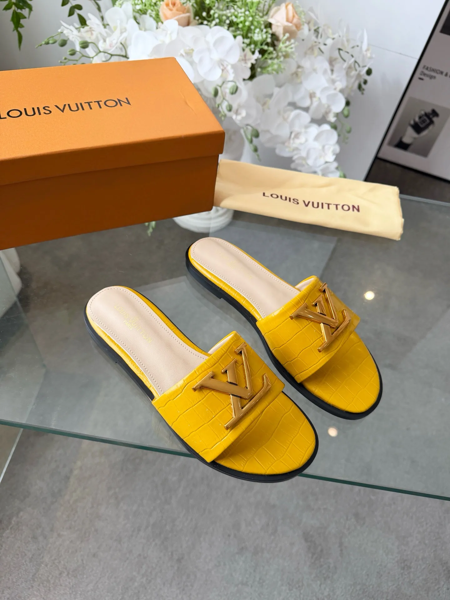 新款LV拖鞋，35-43码，九色可选，橡胶底150，皮底190