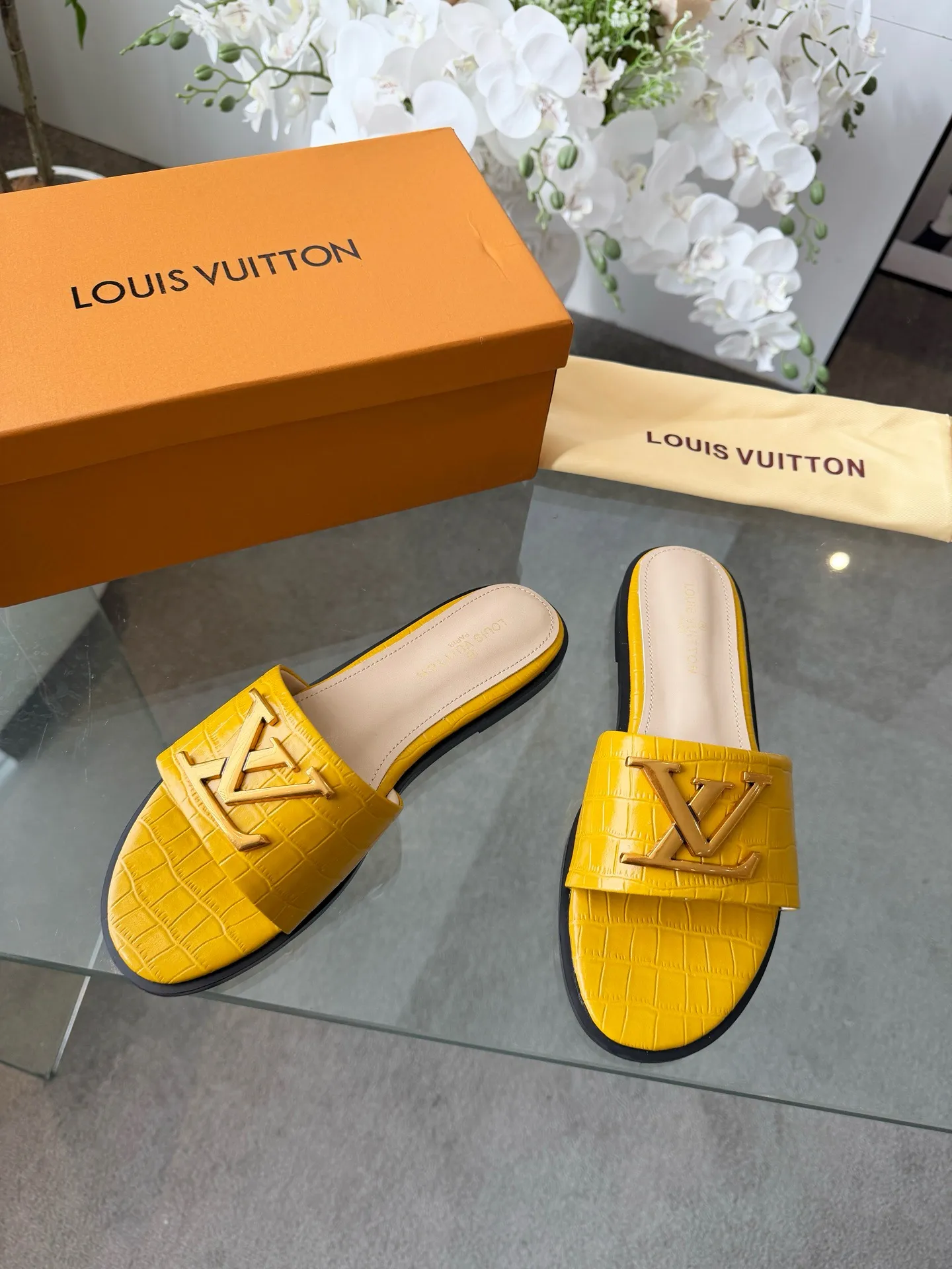 新款LV拖鞋，35-43码，九色可选，橡胶底150，皮底190