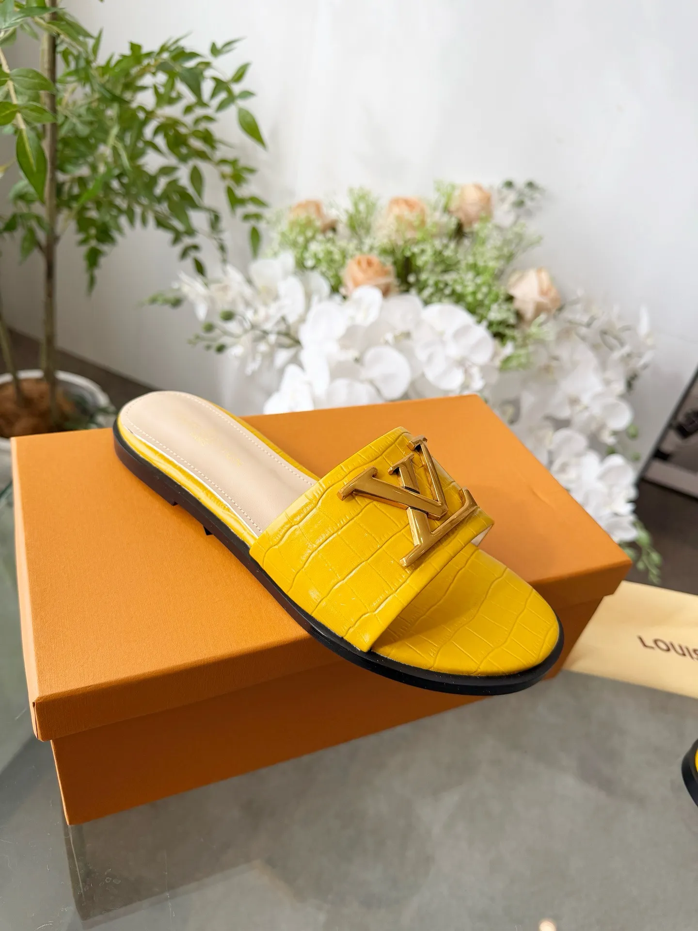 新款LV拖鞋，35-43码，九色可选，橡胶底150，皮底190