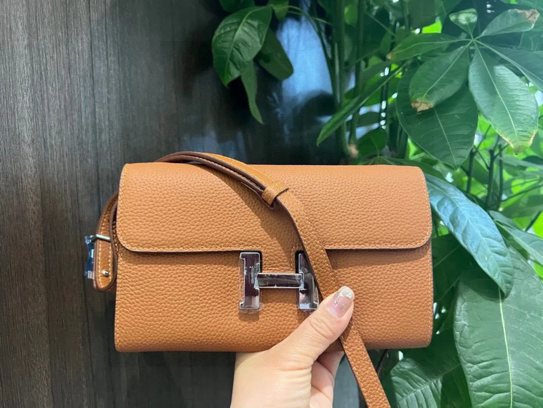 📢📢📢p155 519 礼盒🎁爱马仕最新款钱包斜挎包 💕里外全皮 原版五金 手感无敌👍哦 💕 斜挎 单肩 钱包多功能👍 p155