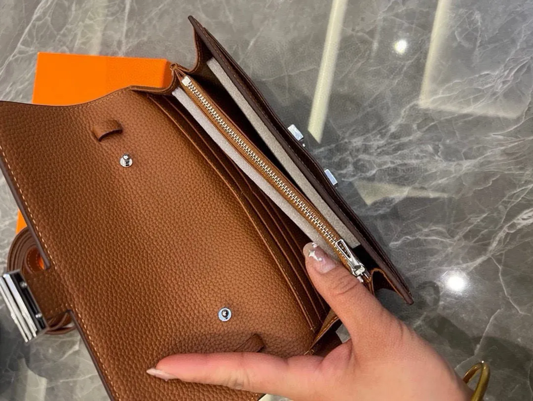 📢📢📢p155 519 礼盒🎁爱马仕最新款钱包斜挎包 💕里外全皮 原版五金 手感无敌👍哦 💕 斜挎 单肩 钱包多功能👍 p155