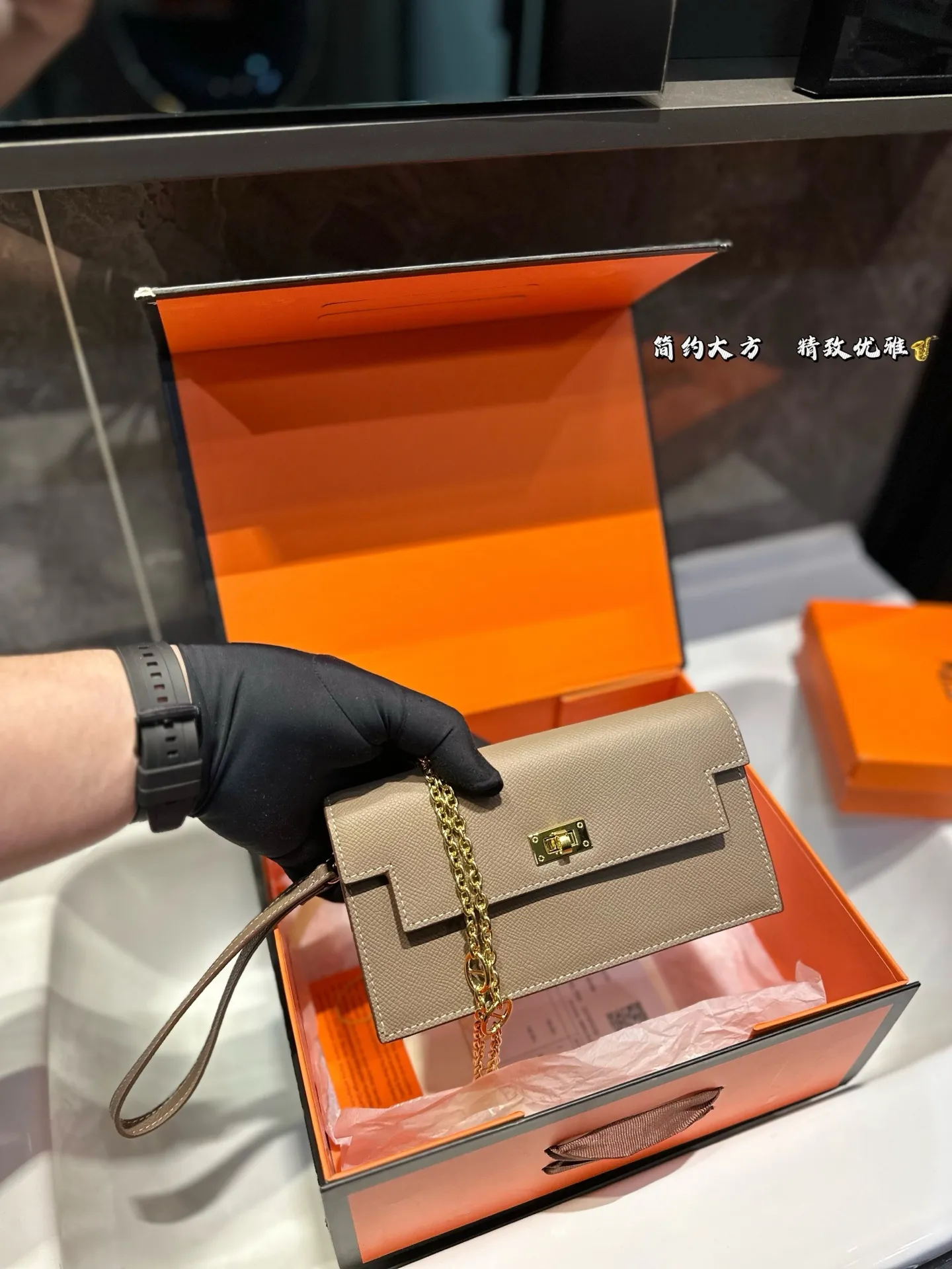 ❤️p130(礼盒包装)❤️ Hermes爱马仕 凯莉手包 斜背包 好随意搭配 不管怎么穿随便一背都好看 尺寸19×9